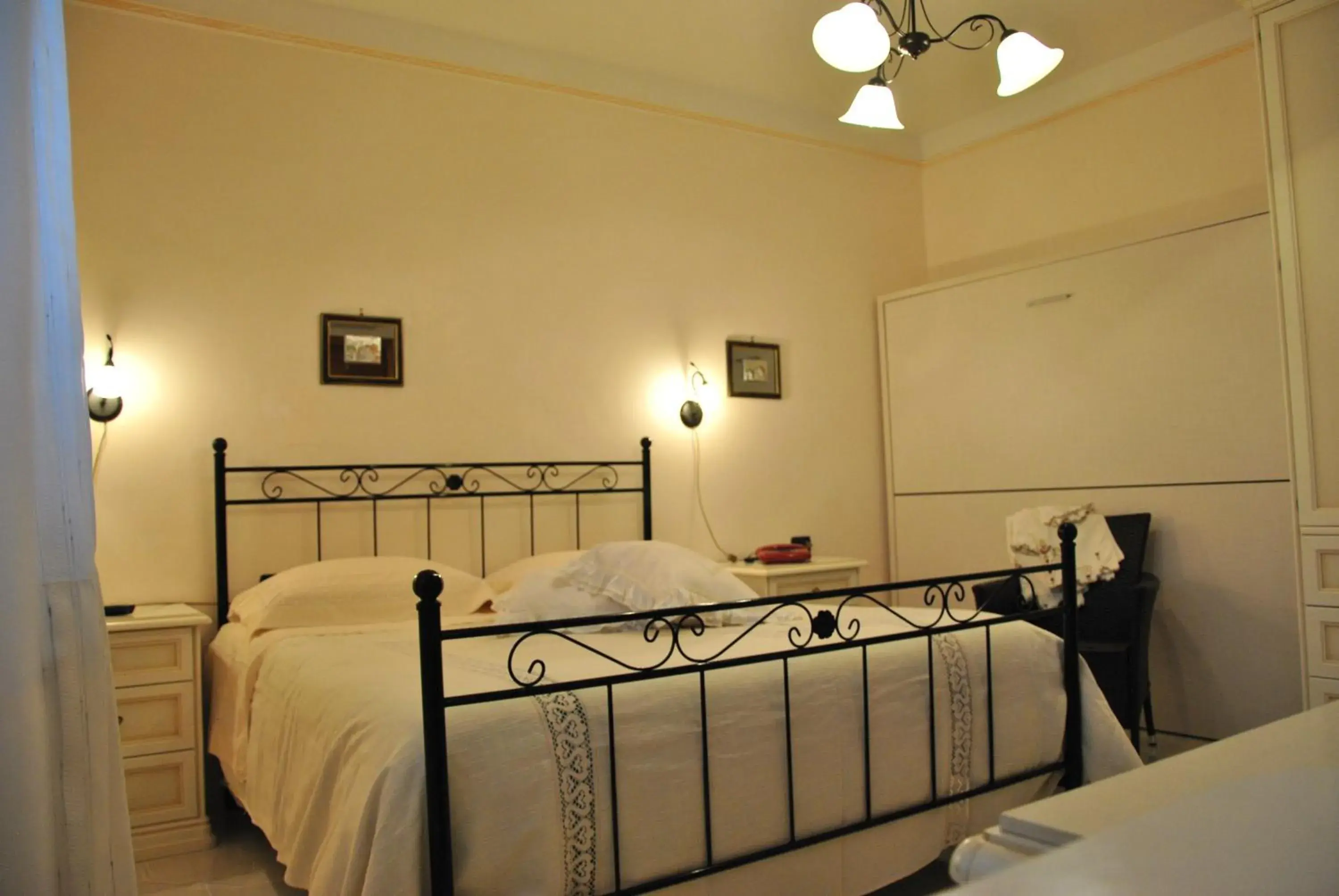 Photo of the whole room, Bed in Hotel Mediterraneo