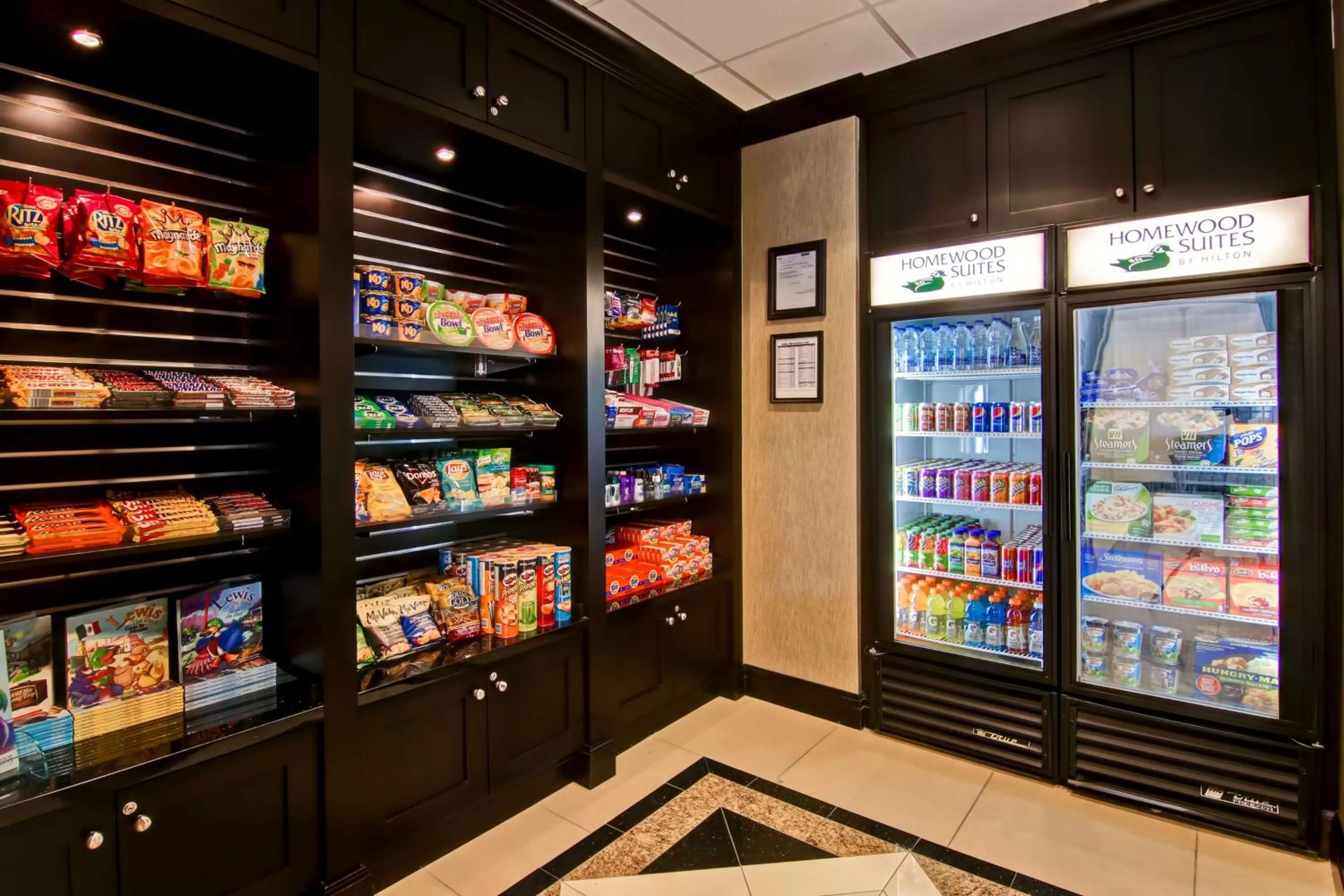 Dining area in Homewood Suites by Hilton Toronto Airport Corporate Centre