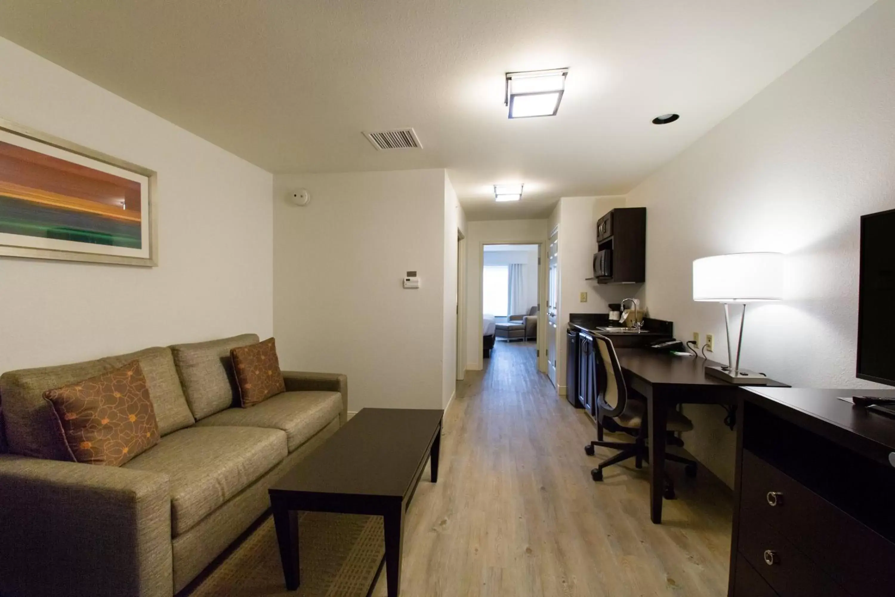 Photo of the whole room, Seating Area in Holiday Inn Hotel & Suites Bloomington Airport, an IHG Hotel