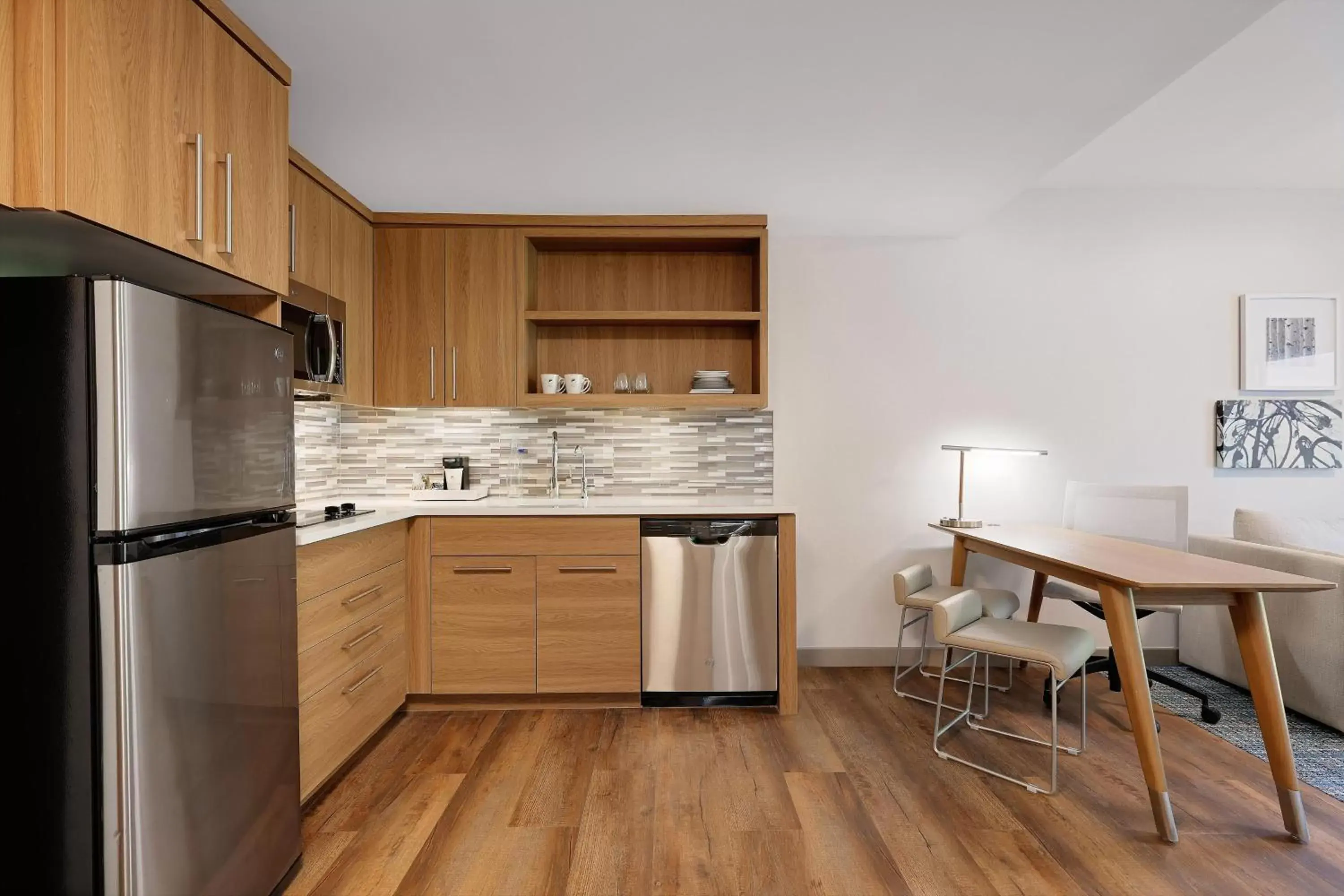 Bedroom, Kitchen/Kitchenette in Element New York Wood Ridge