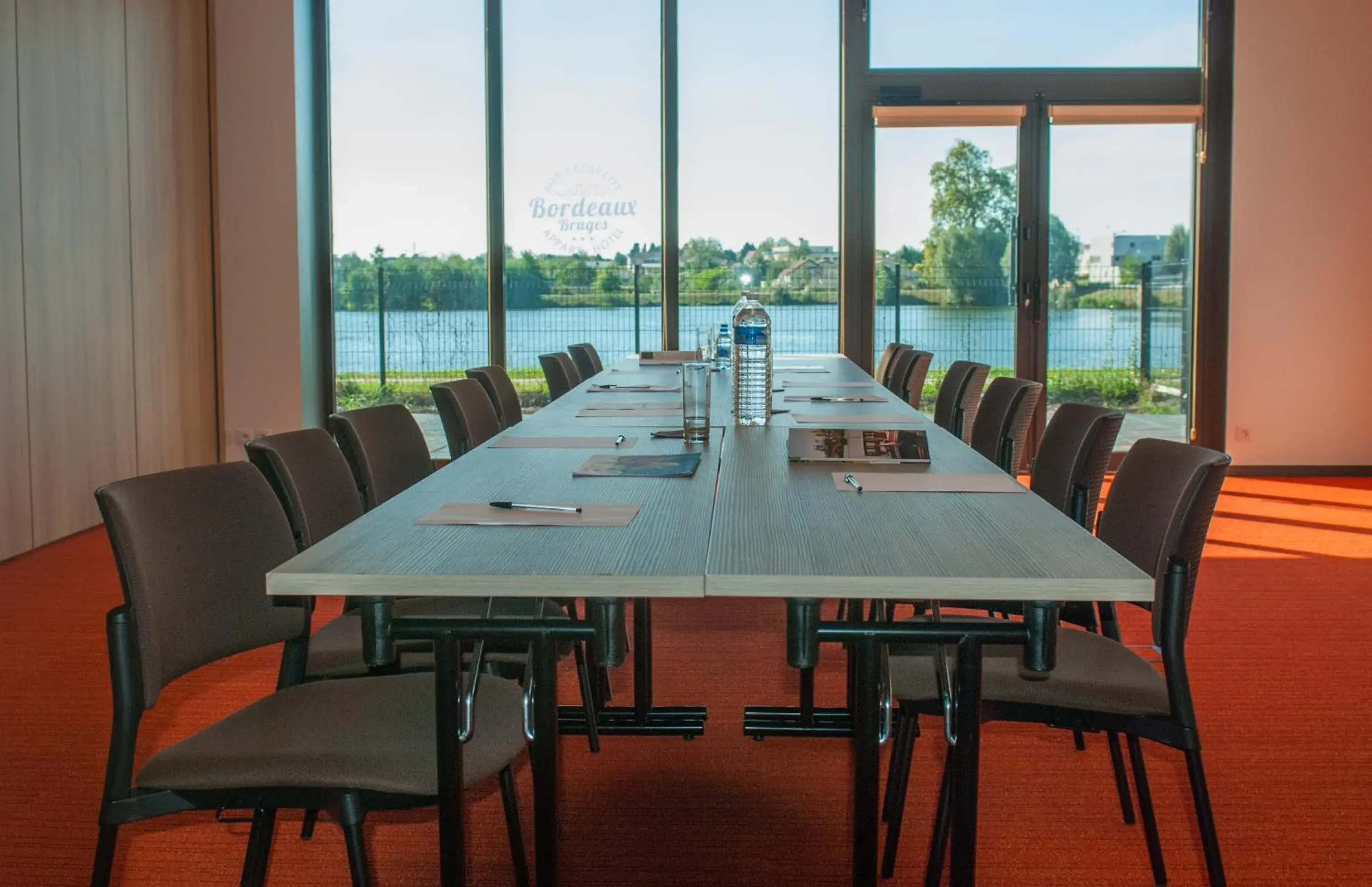 Business facilities, Restaurant/Places to Eat in Appart-Hôtel Mer & Golf City Bordeaux - Bruges