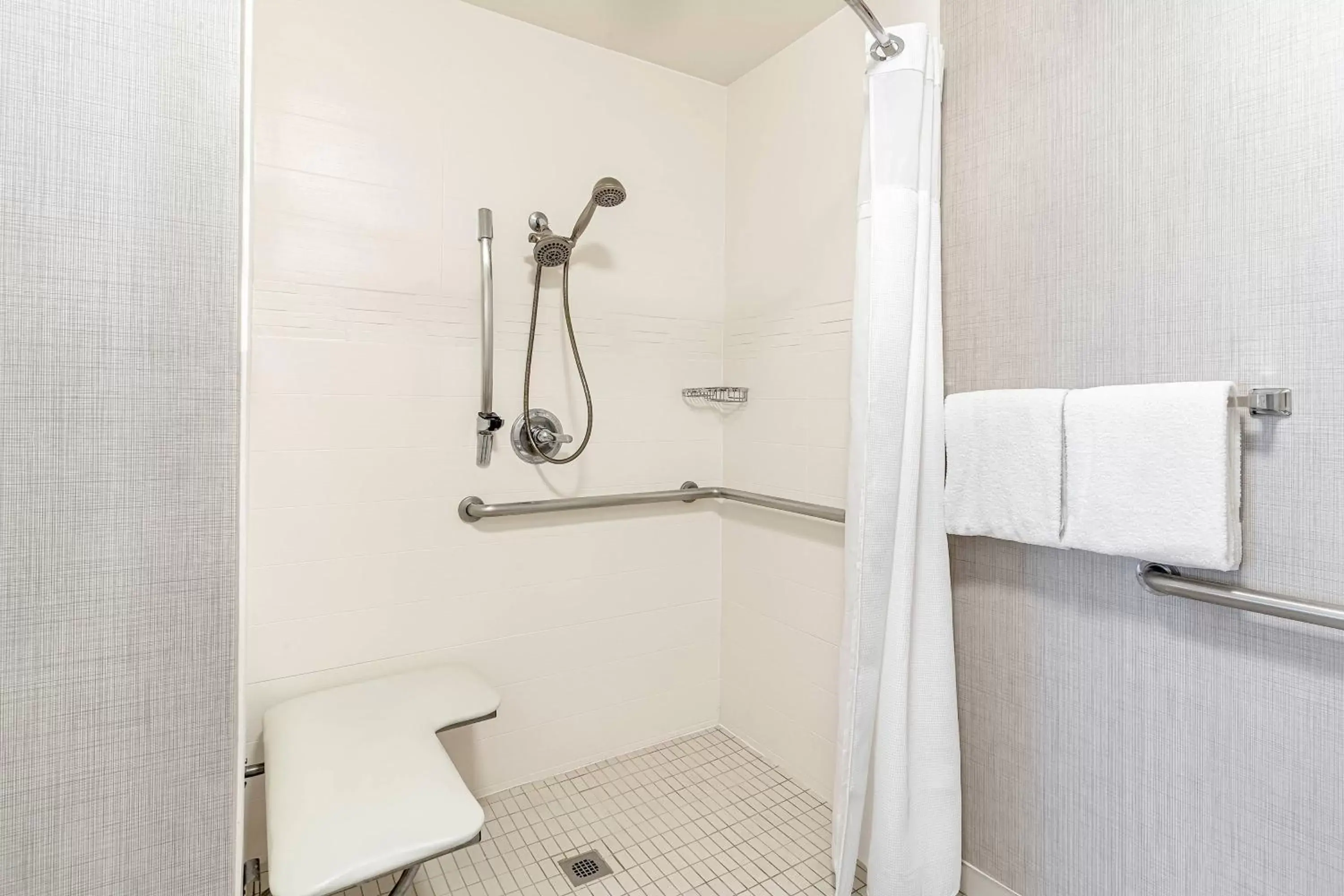 Bathroom in Residence Inn Sacramento Rancho Cordova