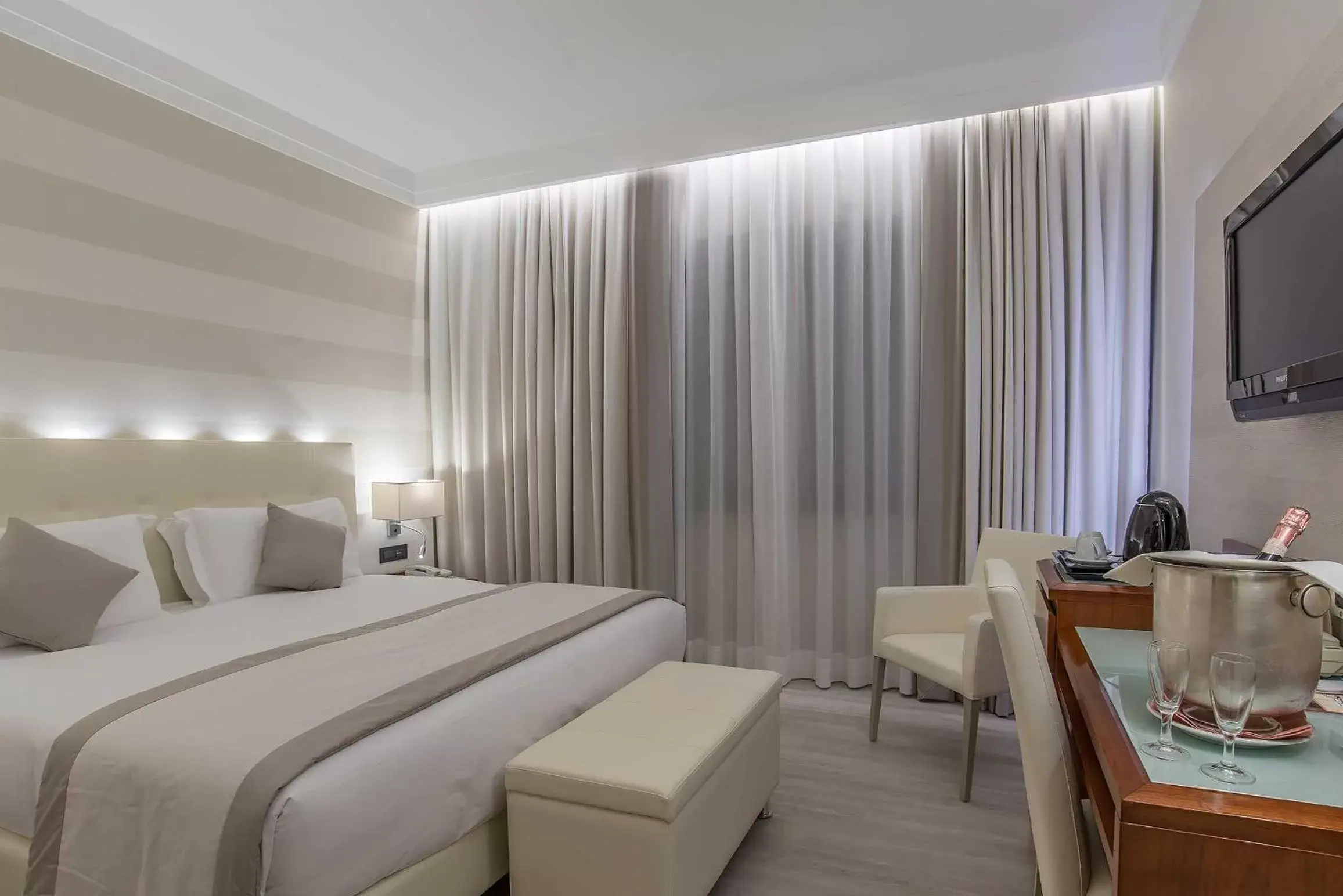 Photo of the whole room, Bed in Hotel La Giocca Photo of the whole room, Bed in Hotel La Giocca