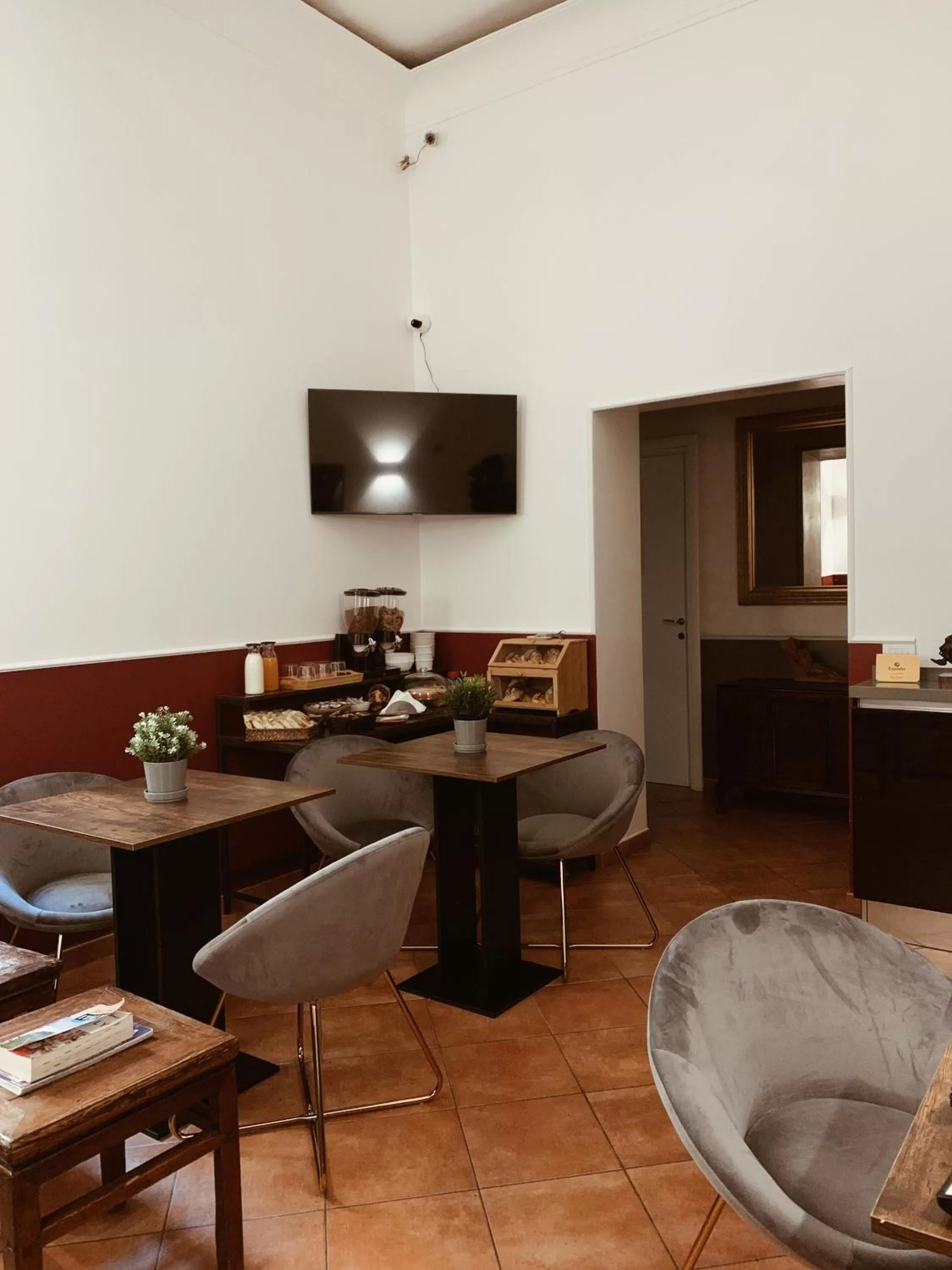 TV and multimedia in Residenza Sciarra B&B