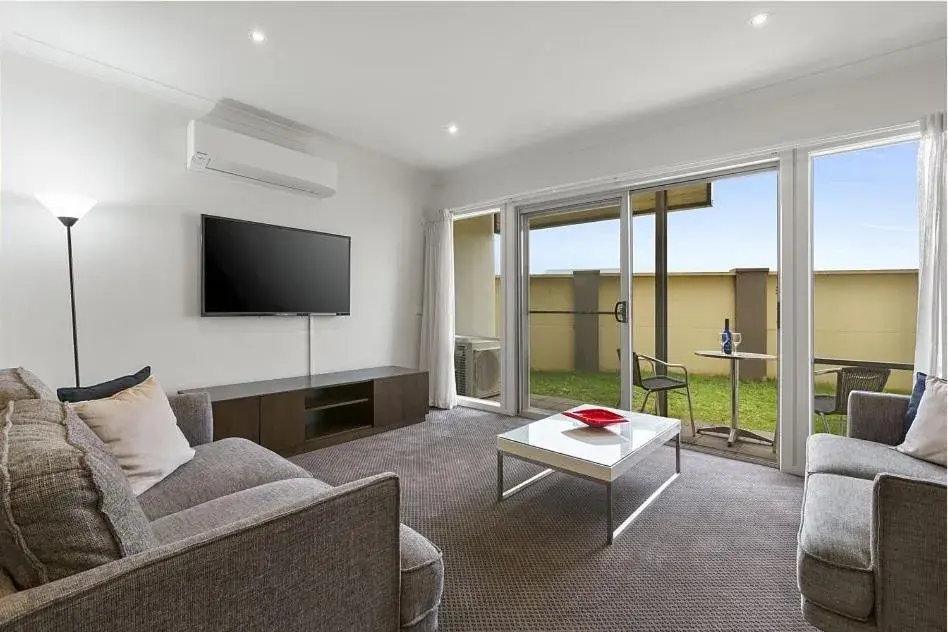 Seating Area in Quest Sanctuary Lakes Apartments