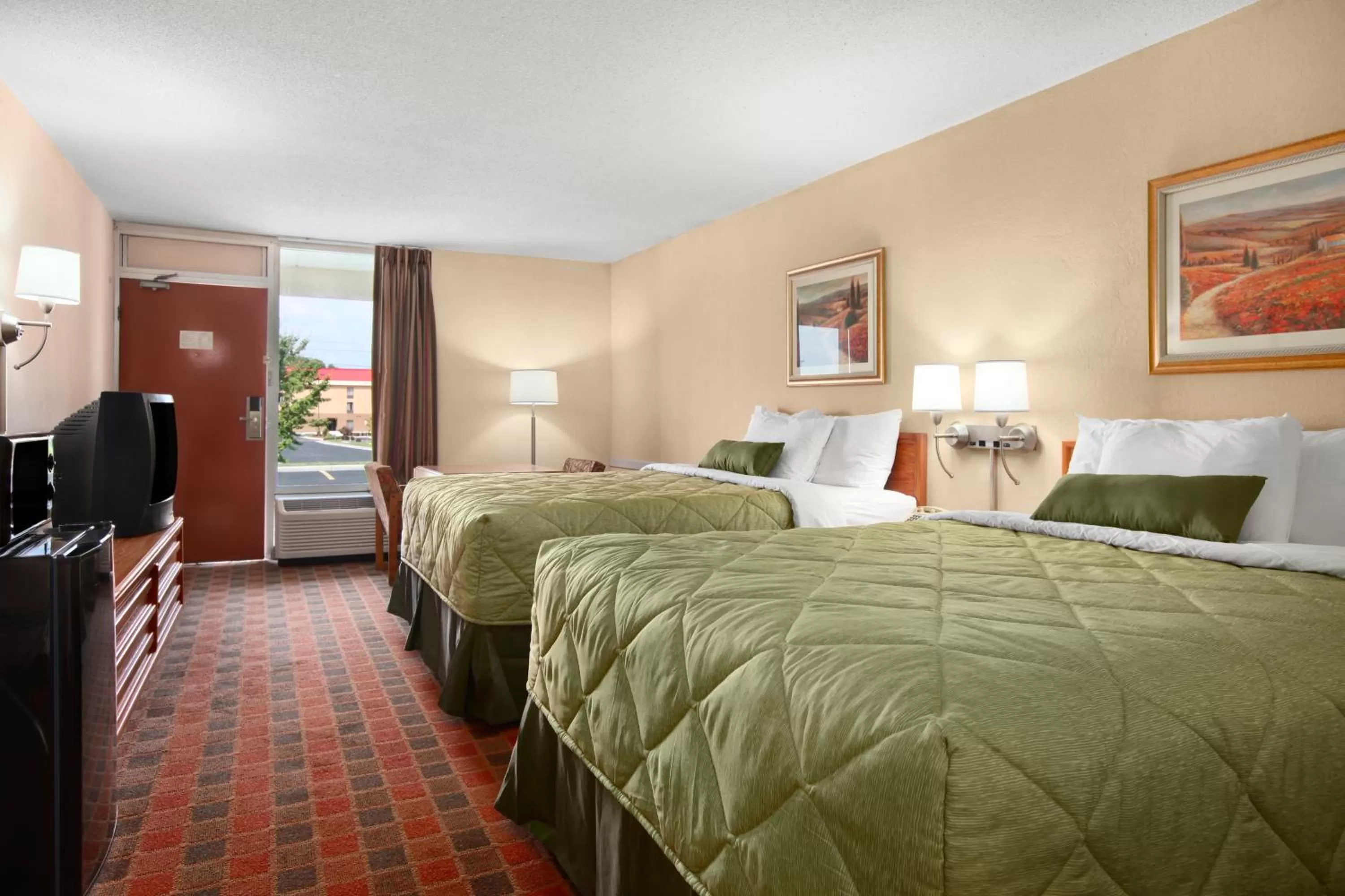 Day, Bed in Ramada by Wyndham Wytheville
