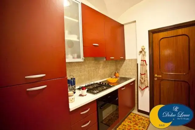 Kitchen or kitchenette, Kitchen/Kitchenette in Dolce Lecce B&B