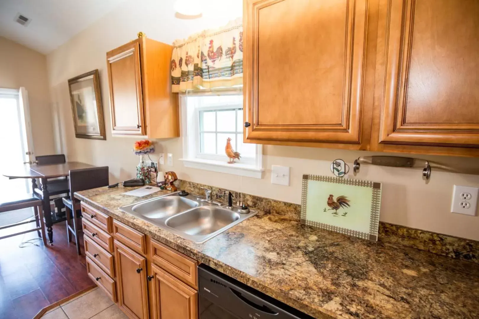 Kitchen or kitchenette, Kitchen/Kitchenette in Beach Vacation Condos South