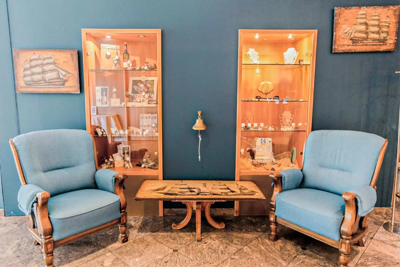 Facade/entrance in Diehls Hotel