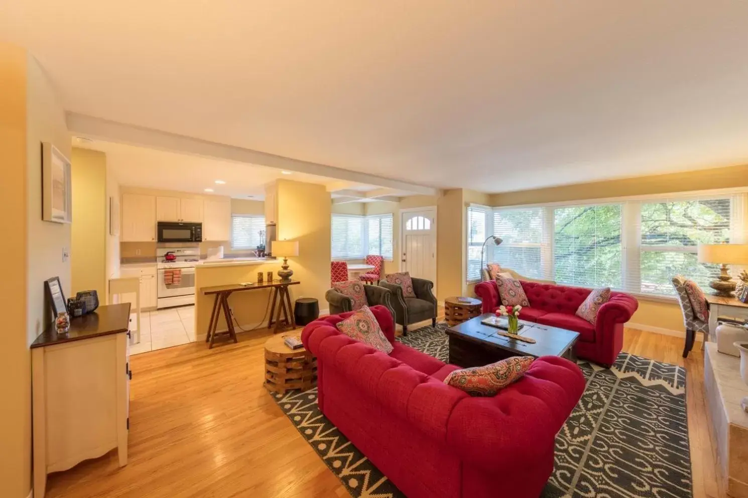 Seating area in Aurora Park Cottages