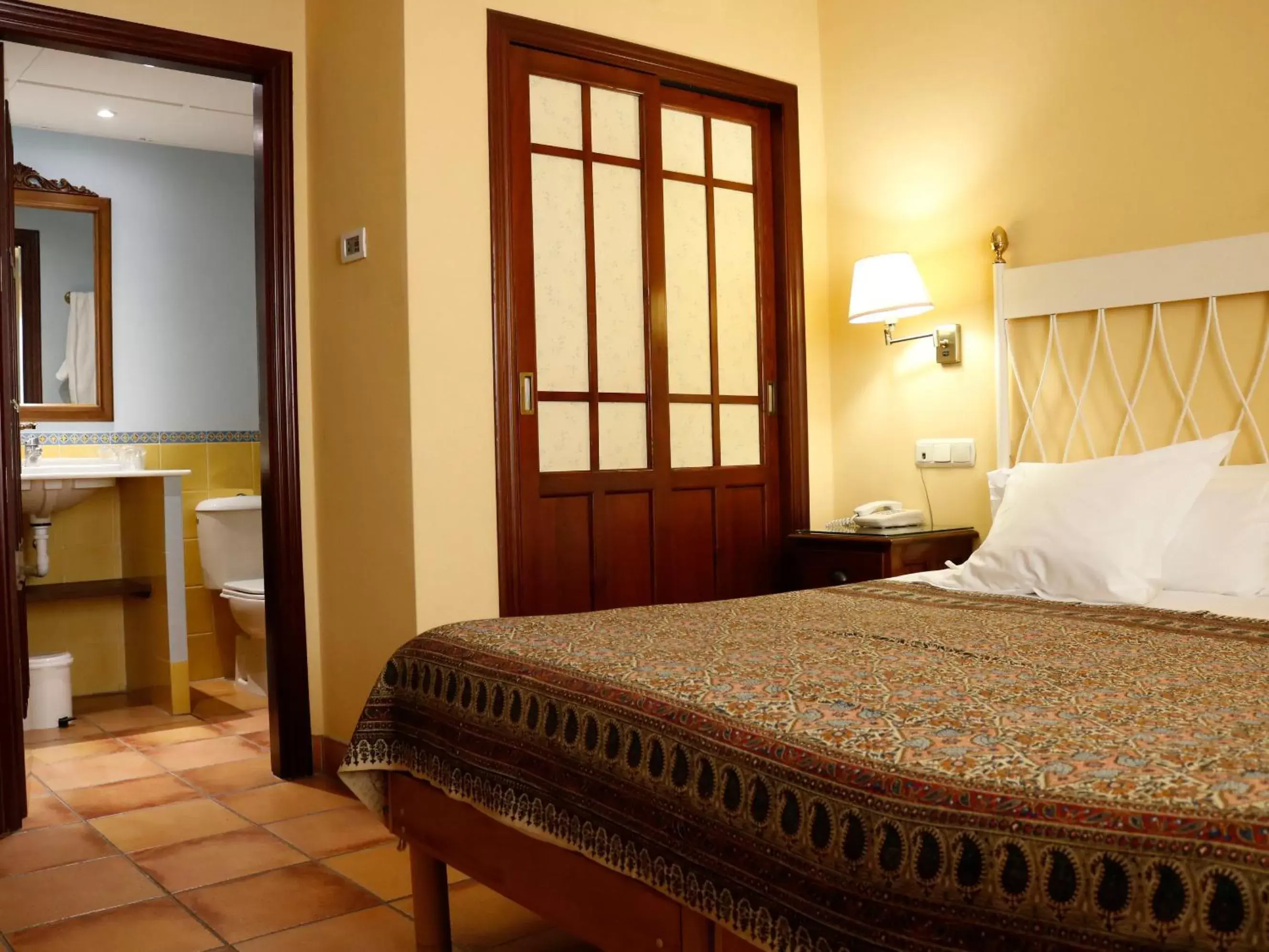 Property building, Bed in Hotel Veracruz