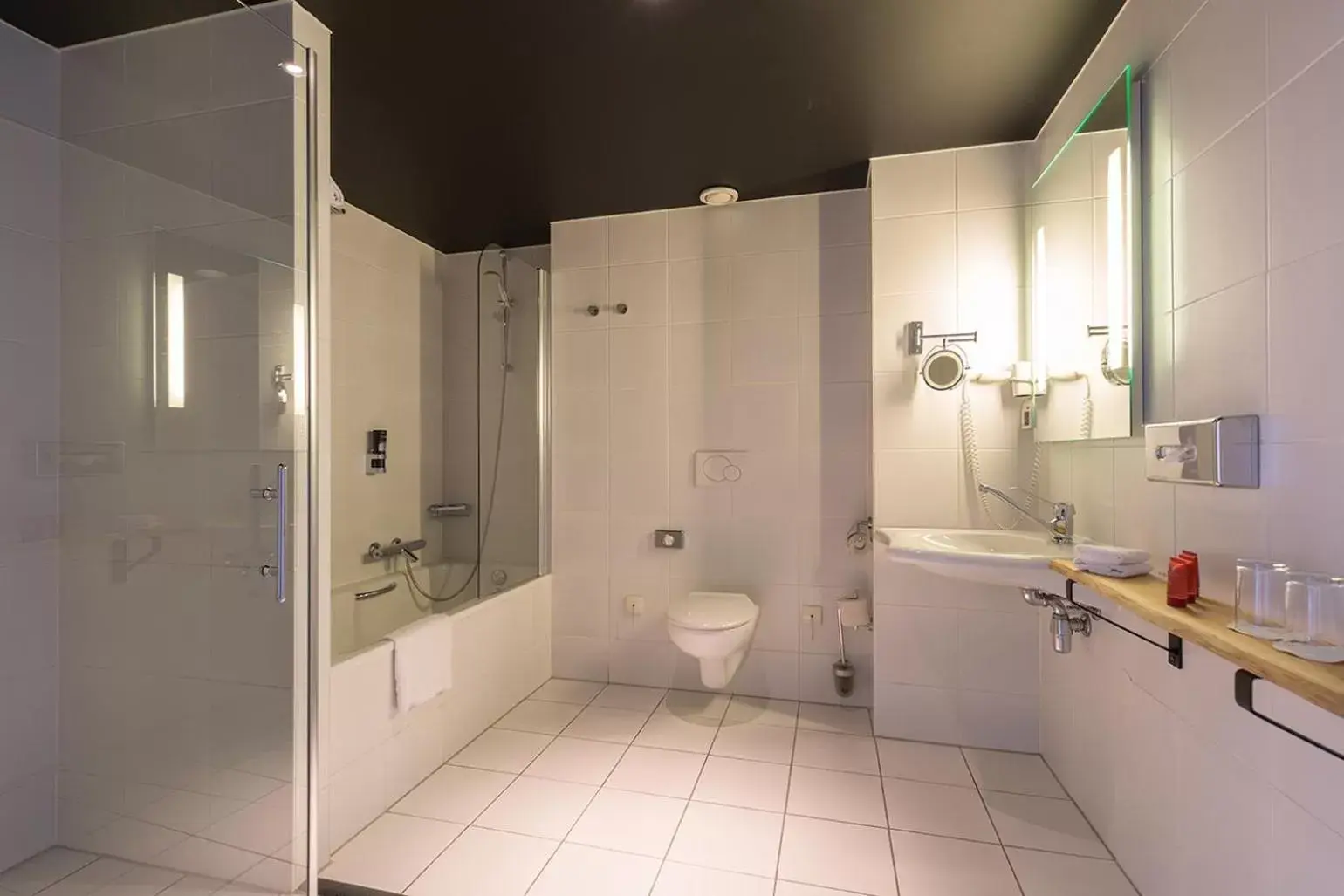 Bathroom in Leonardo Hotel Almere City Center