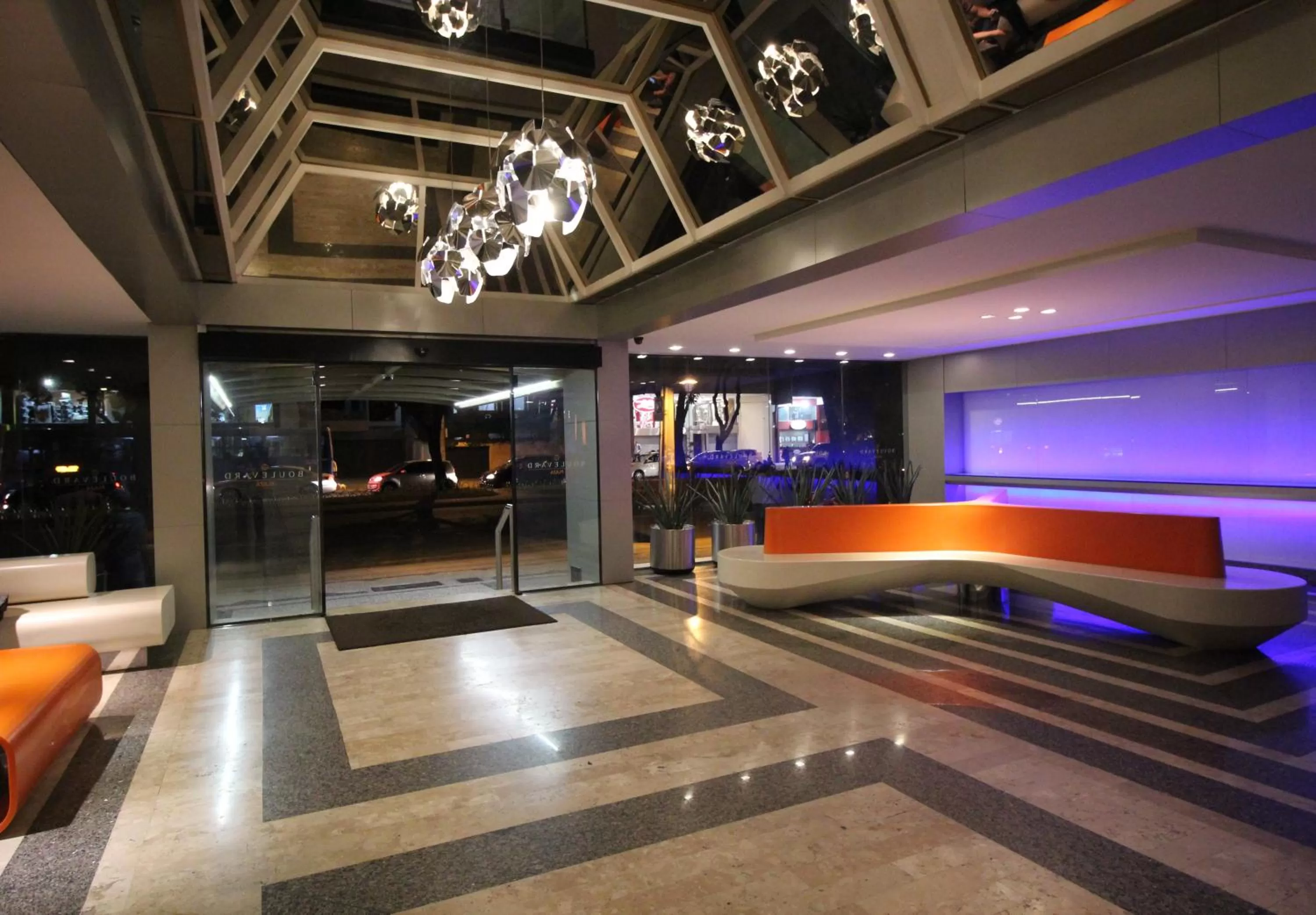 Night in Boulevard Plaza