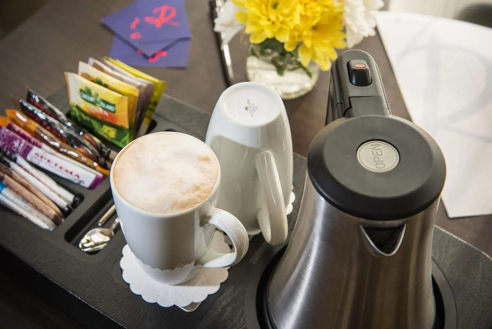 Coffee/tea facilities in Rosslyn Thracia Hotel Sofia