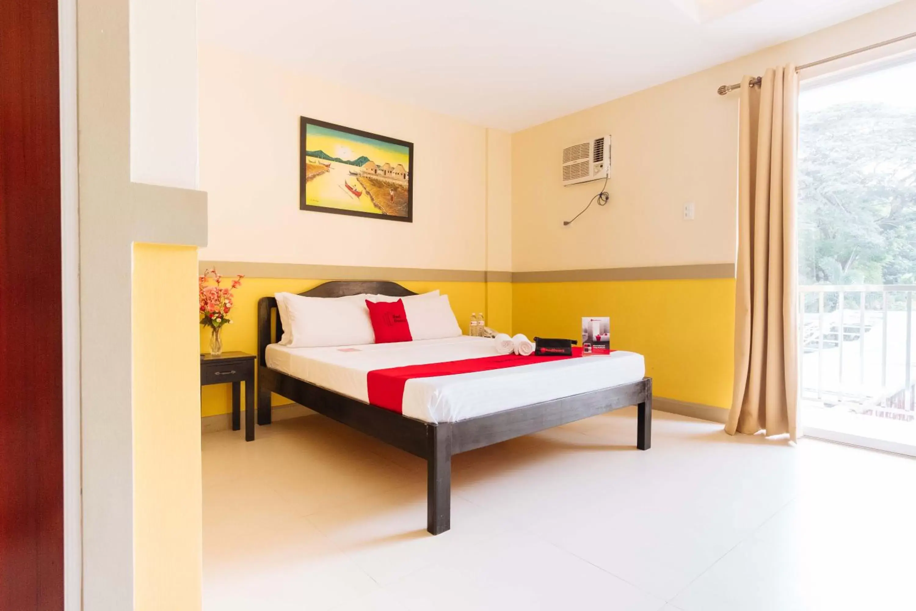 Bedroom, Bed in RedDoorz Premium @ Gabinete Road Palawan