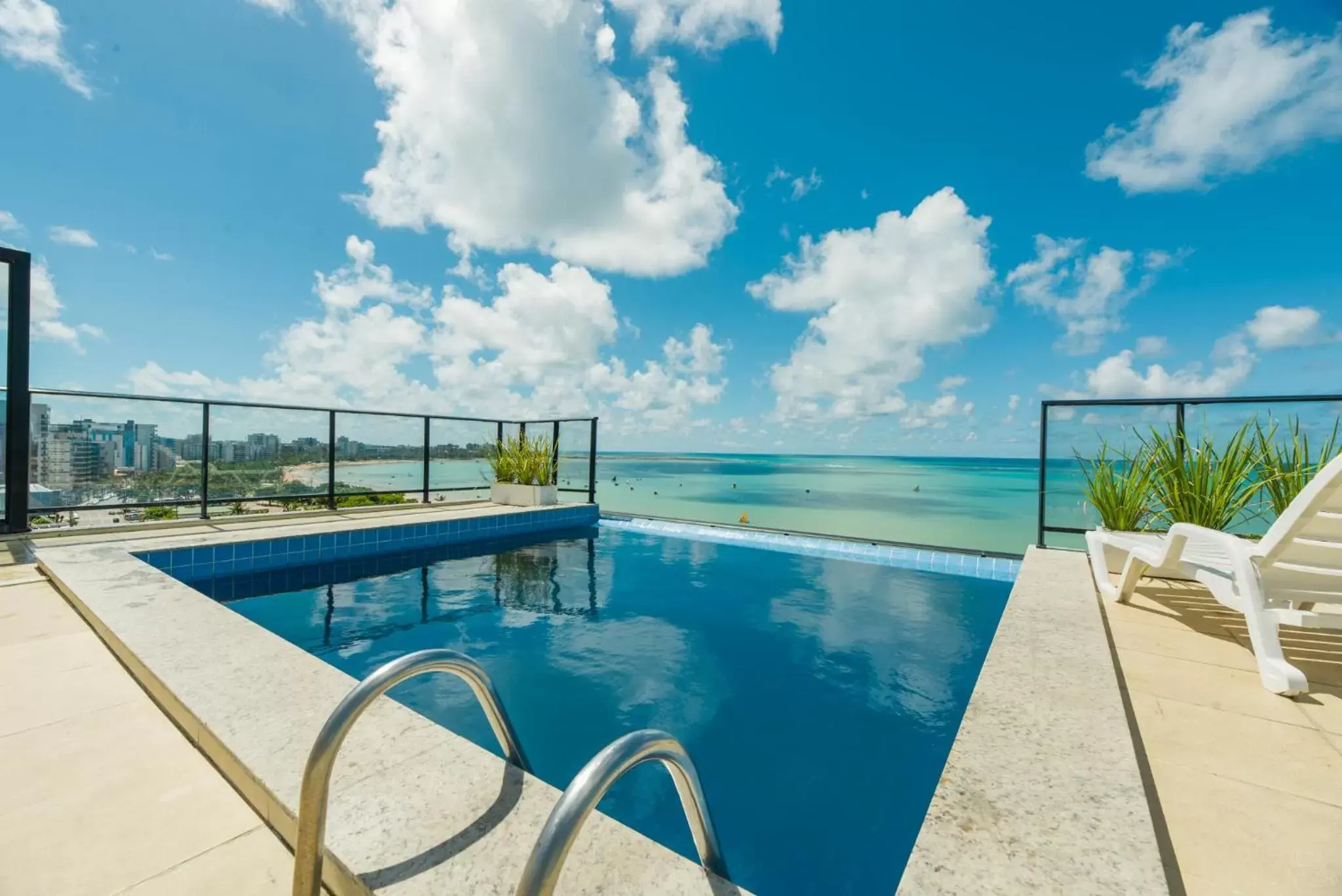 Swimming Pool in Vistamar Hotel