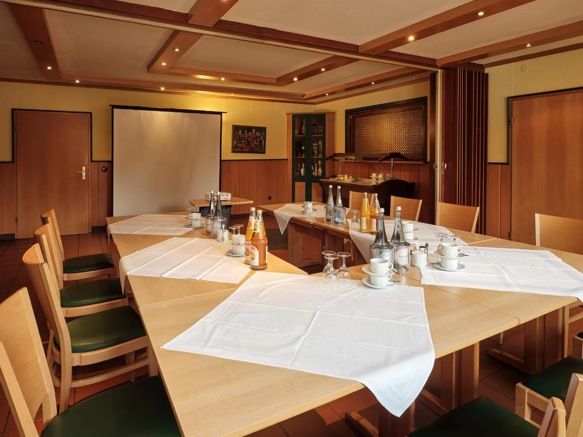 Meeting/conference room in Hotel Gasthaus zur Linde