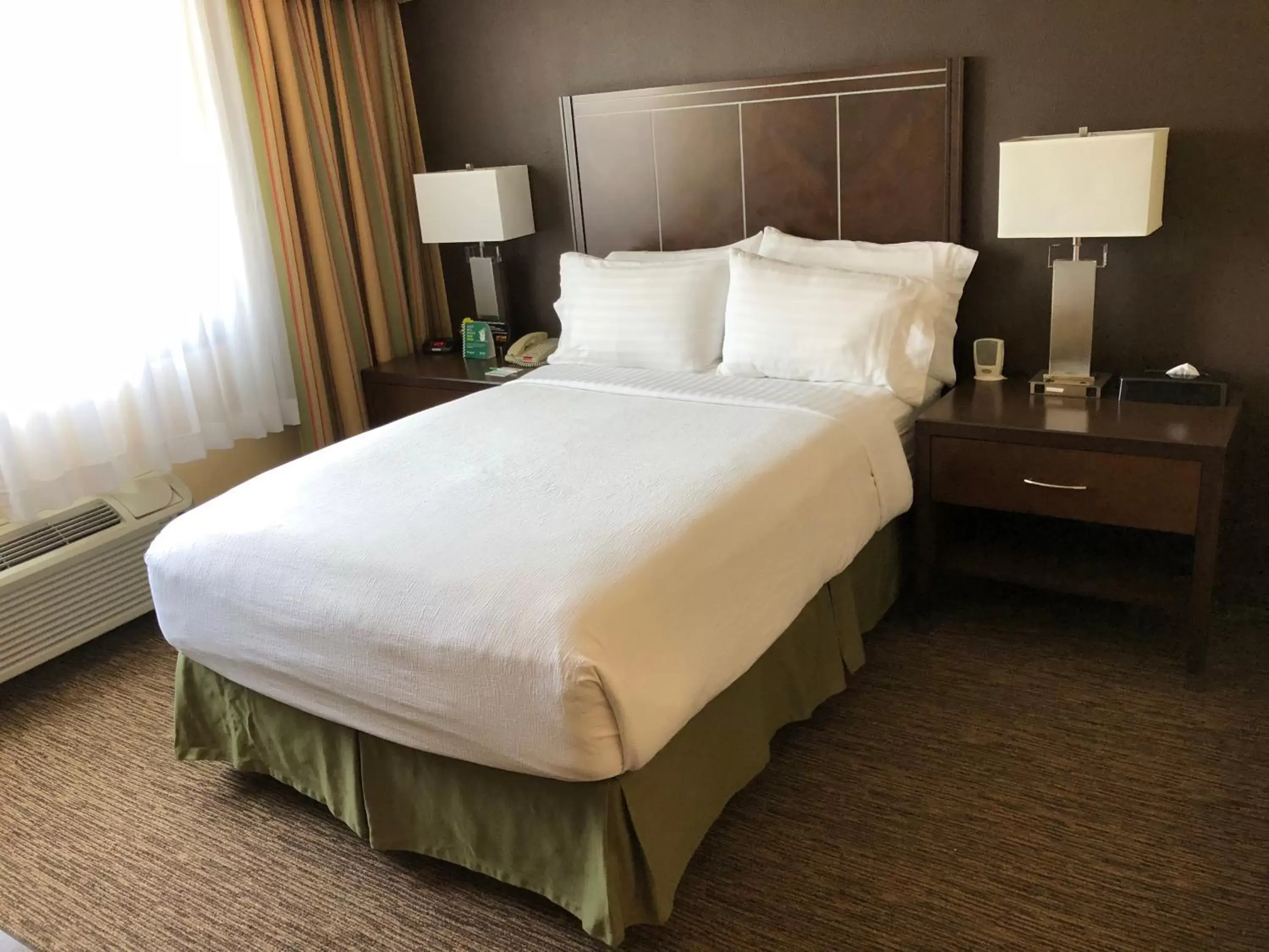 Bed in Holiday Inn Hotel & Suites Anaheim, an IHG Hotel