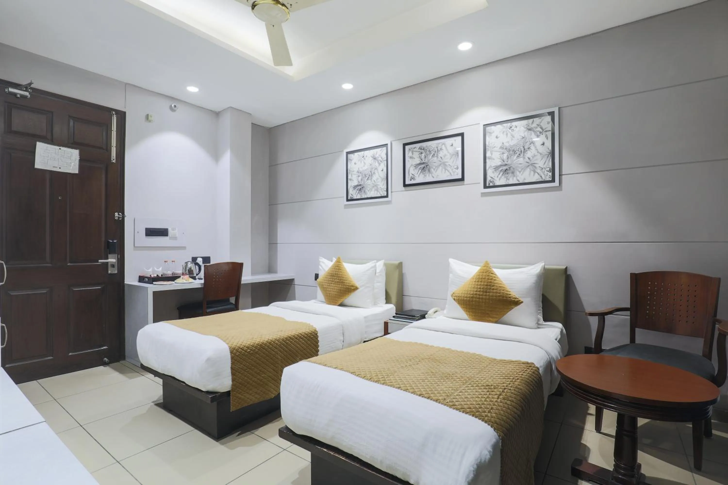 Bedroom, Bed in Cosy Grand, Chanakyapuri by The Cosy Hotels