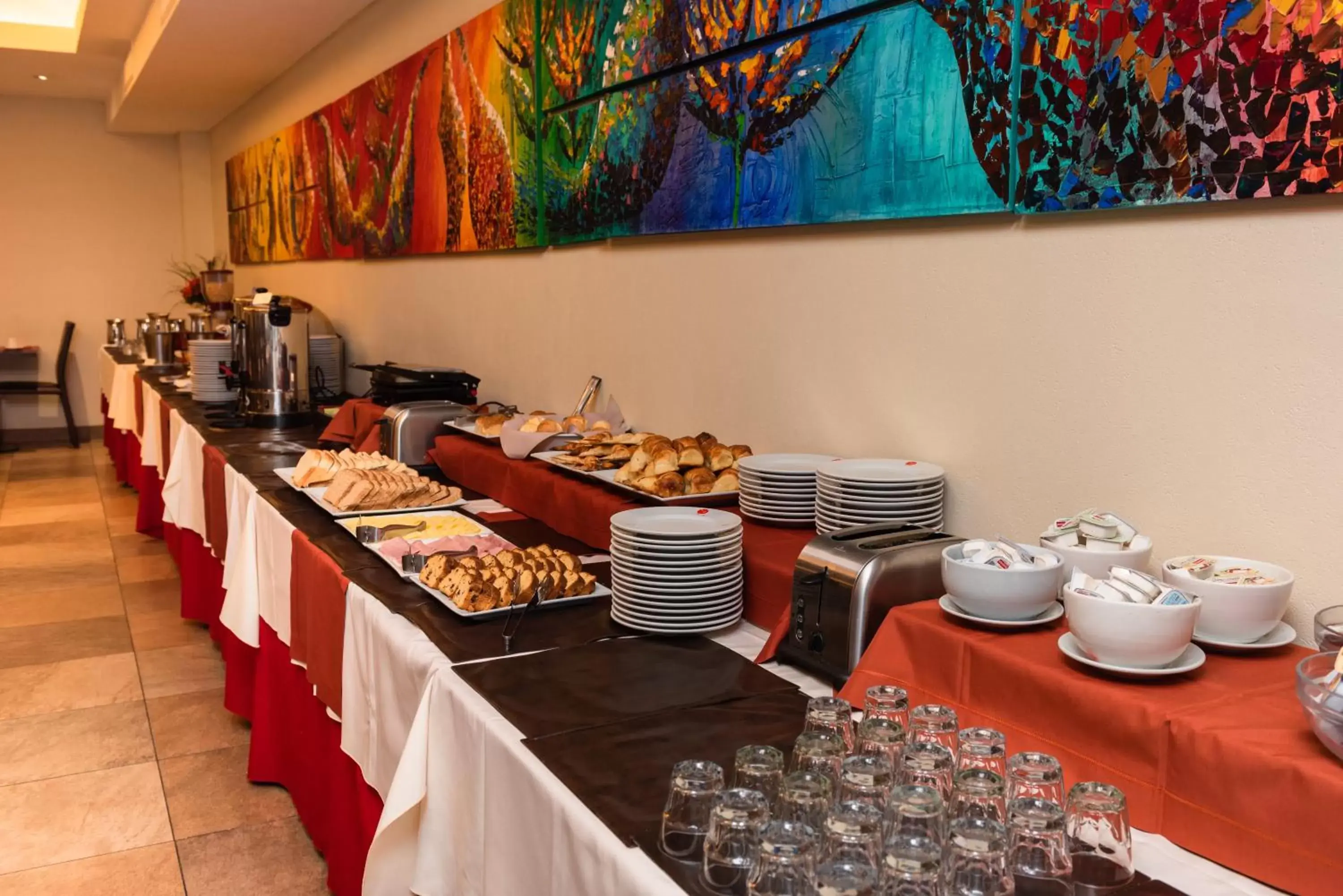 Buffet breakfast in Icaro Suites