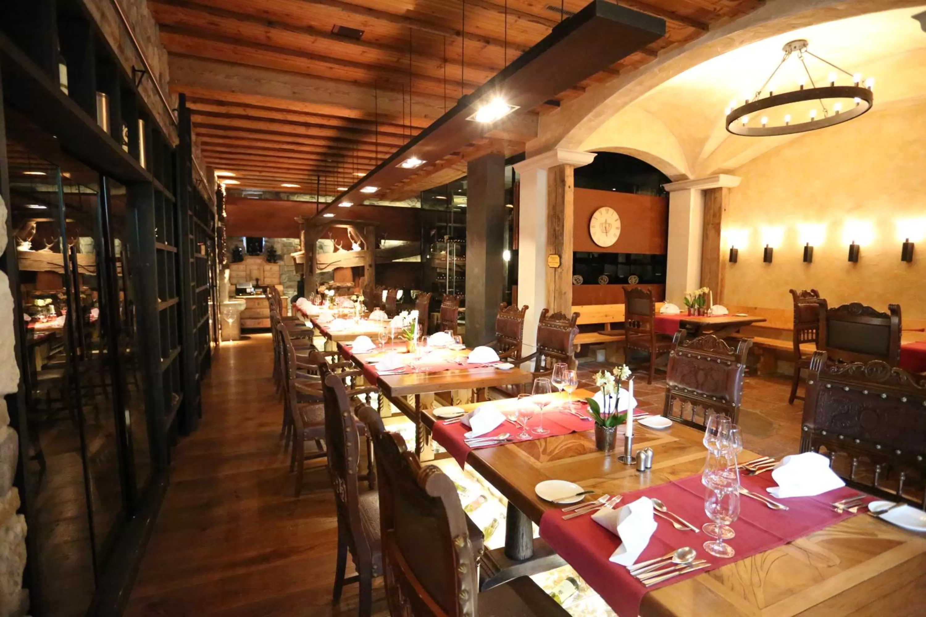 Restaurant/places to eat in Hotel Alpine Palace