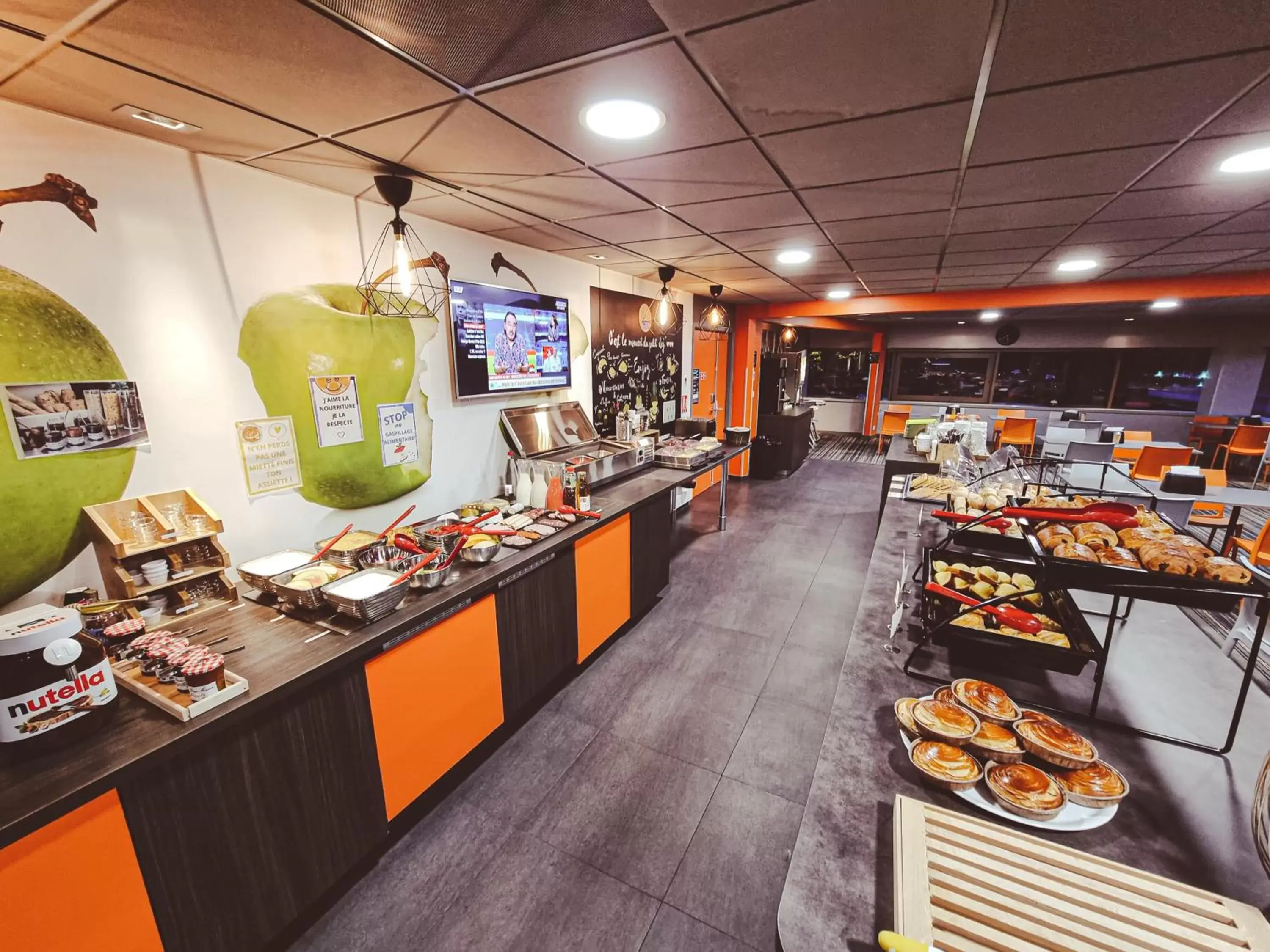 Breakfast, Restaurant/Places to Eat in ibis Styles Caen centre gare