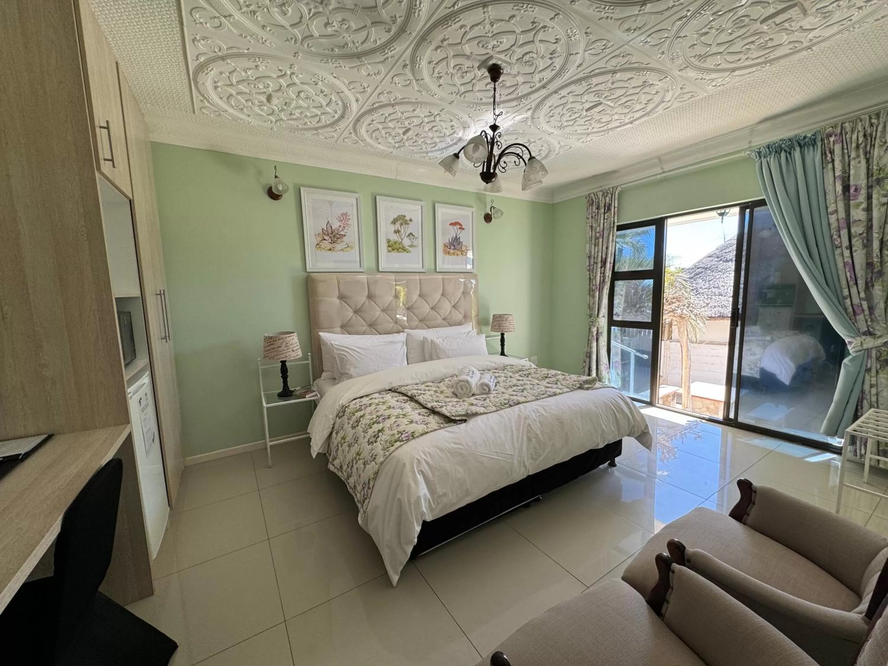 Bed in Blue Diamond Lodge & Spa