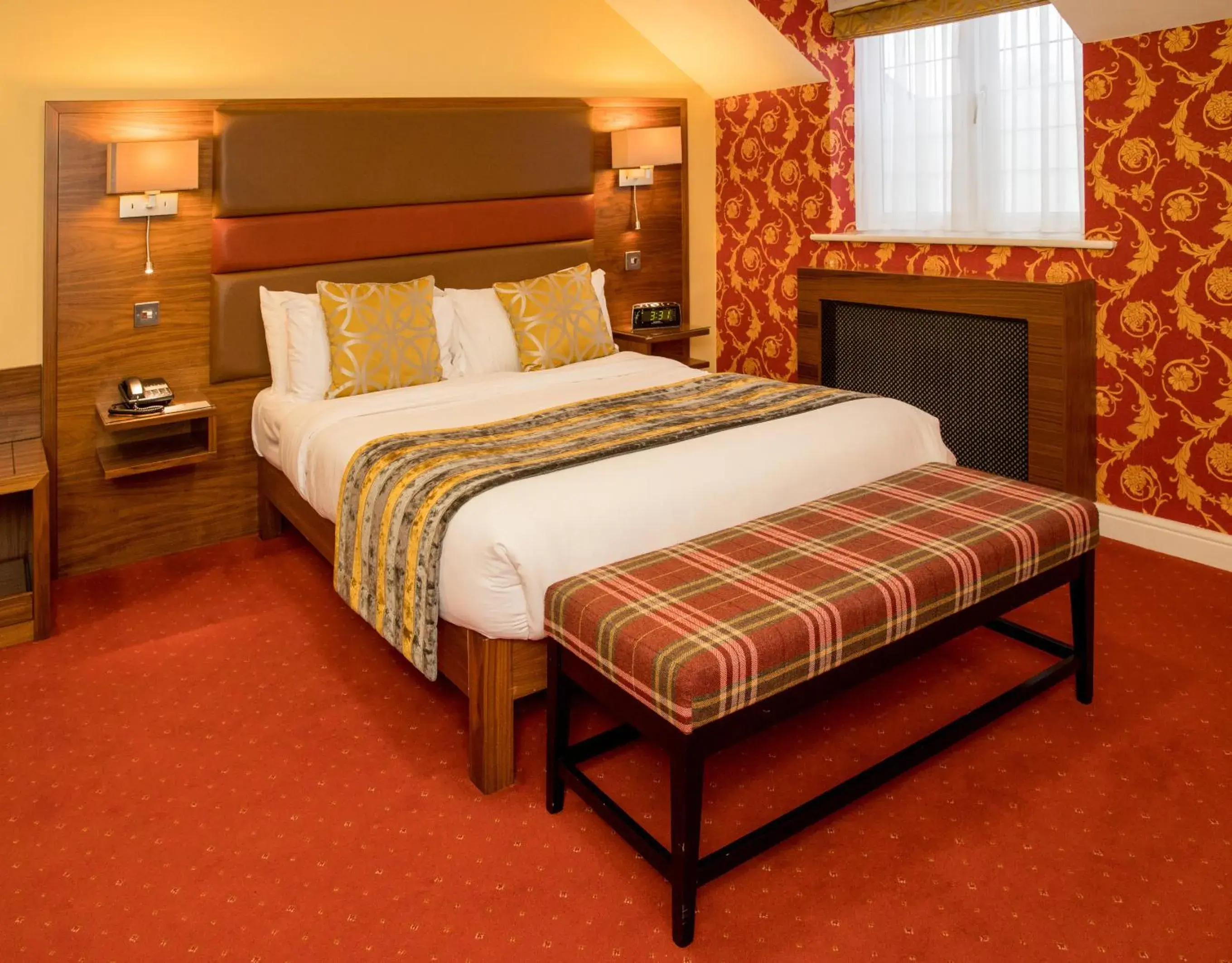 Bedroom, Bed in Rogerthorpe Manor Hotel