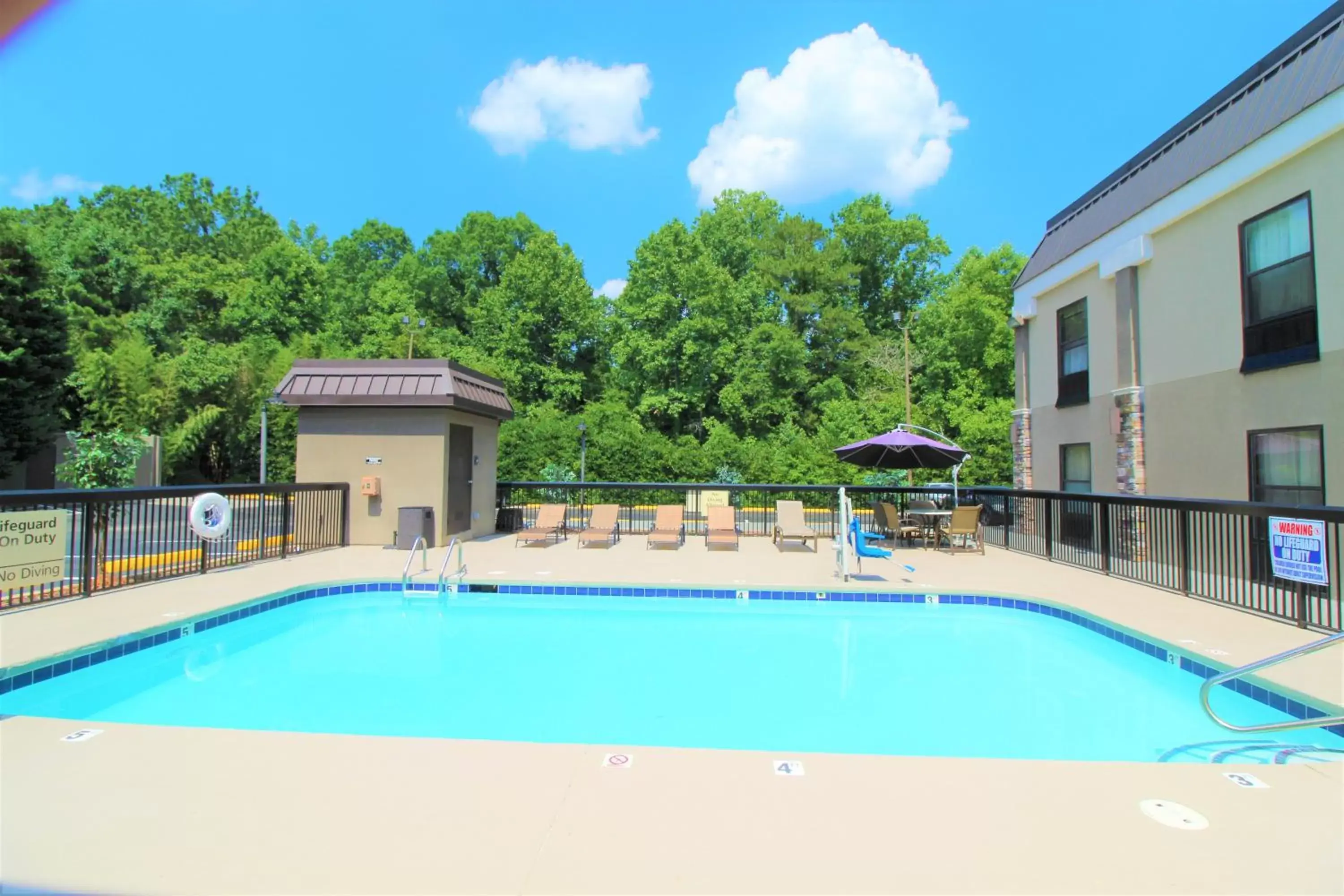 Swimming Pool in Best Western Albemarle Inn