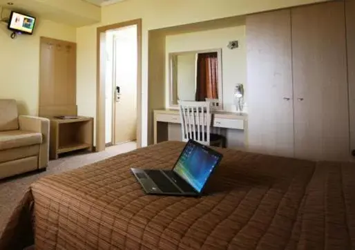 Photo of the whole room, Bed in Orpheus Hotel Photo of the whole room, Bed in Orpheus Hotel