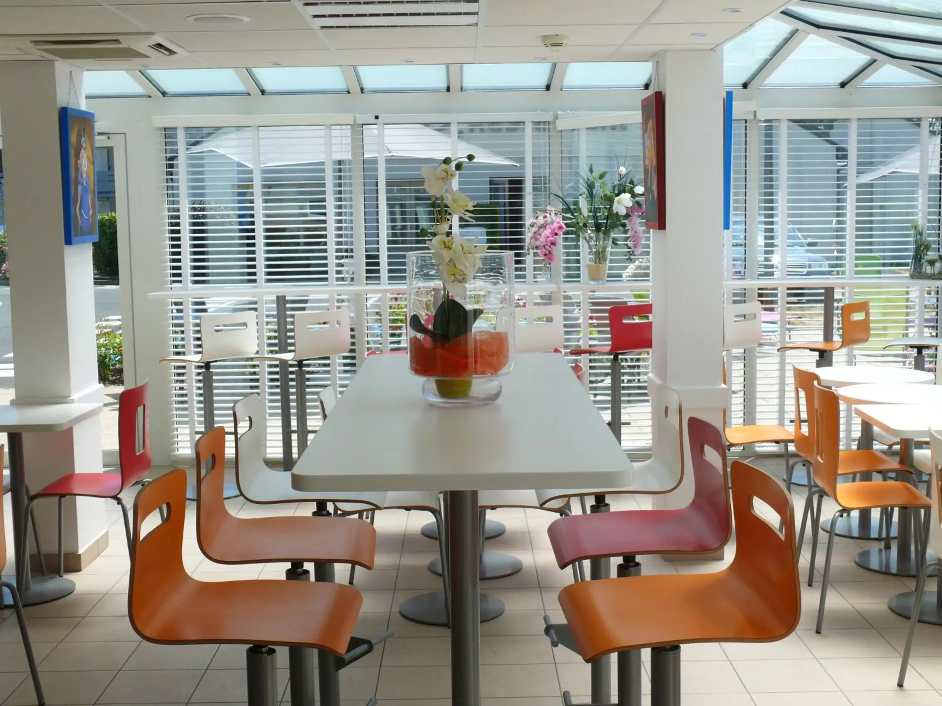 Restaurant/places to eat in Première Classe Roissy Survilliers Saint Witz