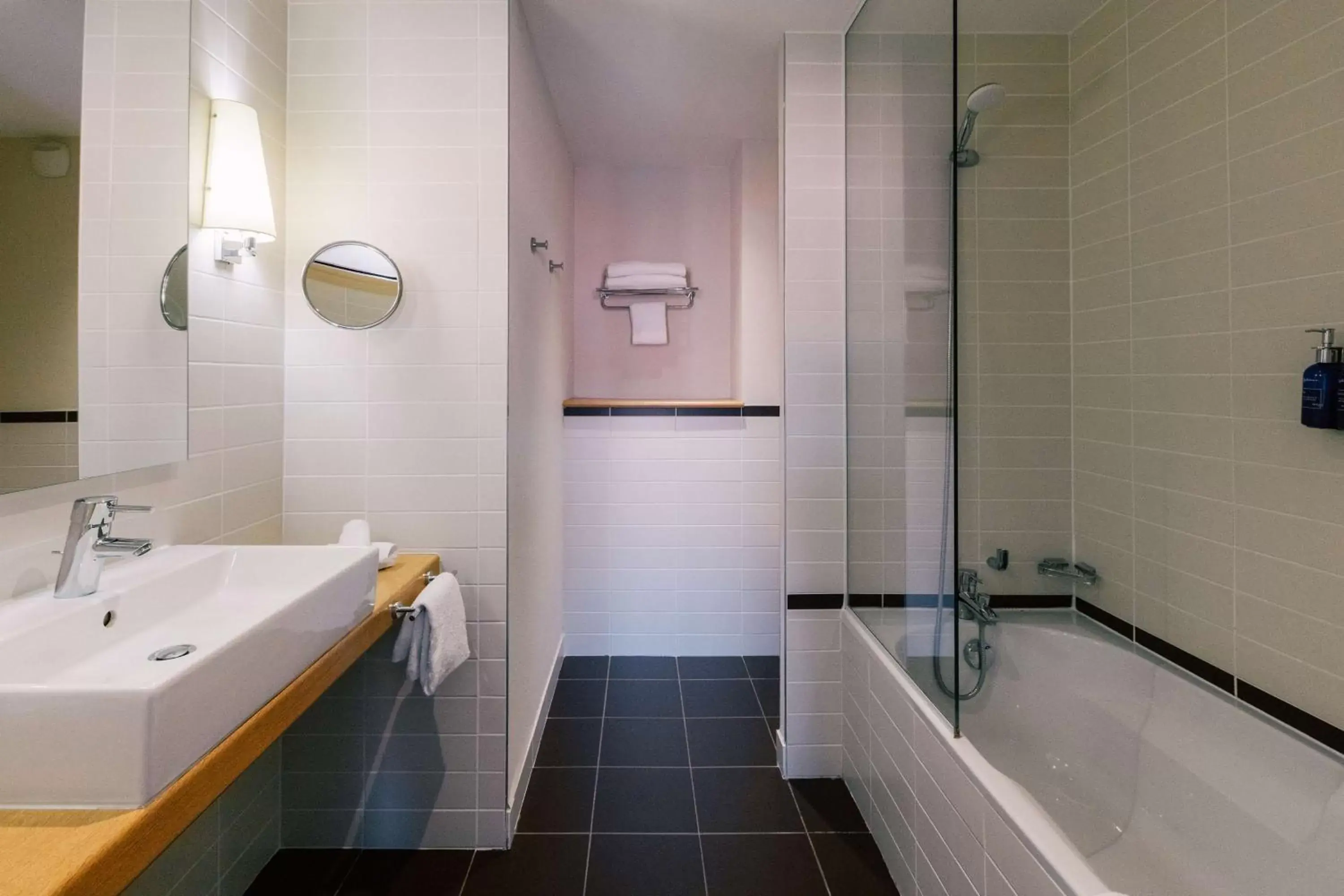 Standard Room with Patio View in Radisson Blu Hotel Toulouse Airport Standard Room with Patio View in Radisson Blu Hotel Toulouse Airport