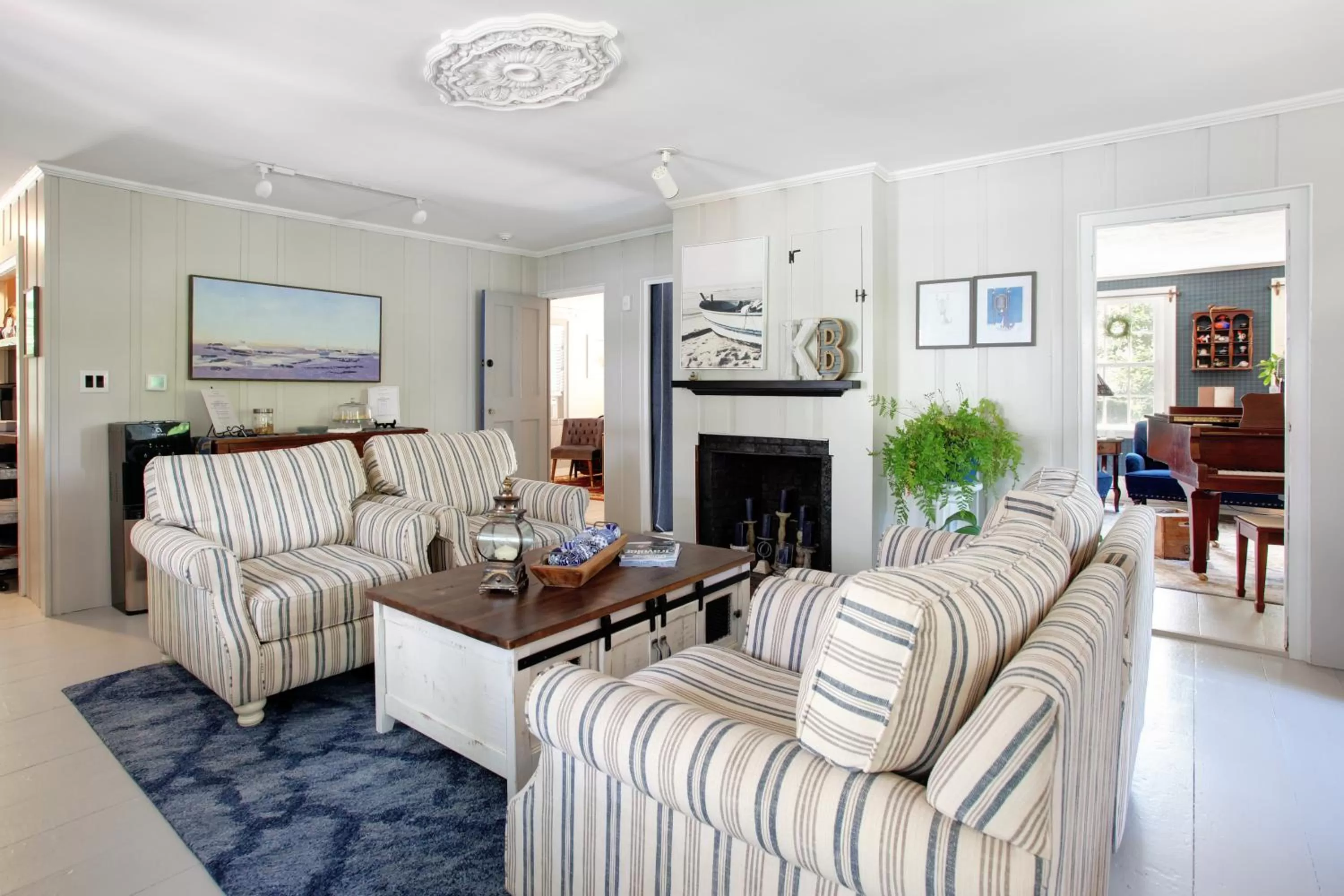 Living room in Inn On Main