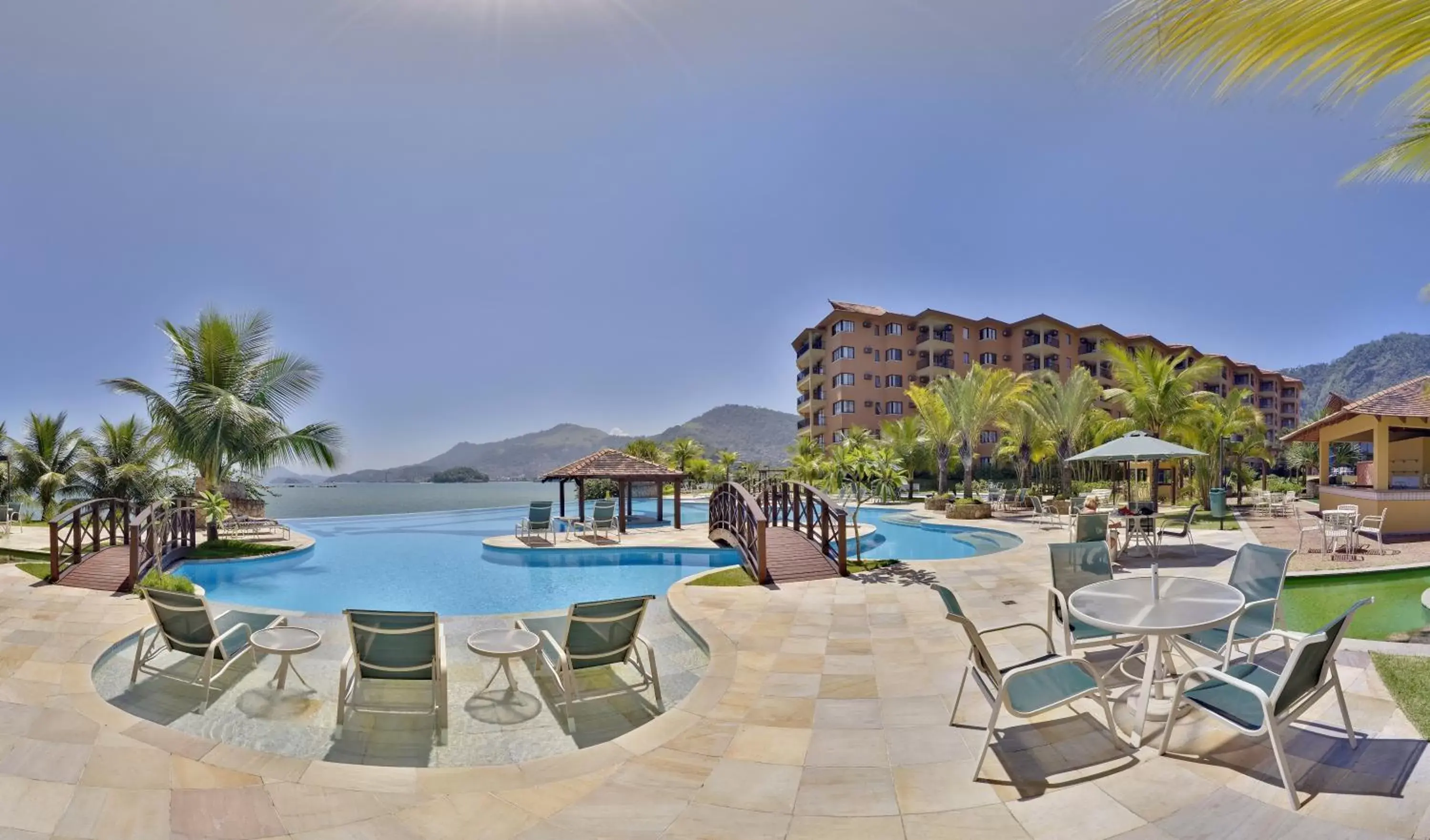 Balcony/Terrace, Swimming Pool in Mercure Angra dos Reis