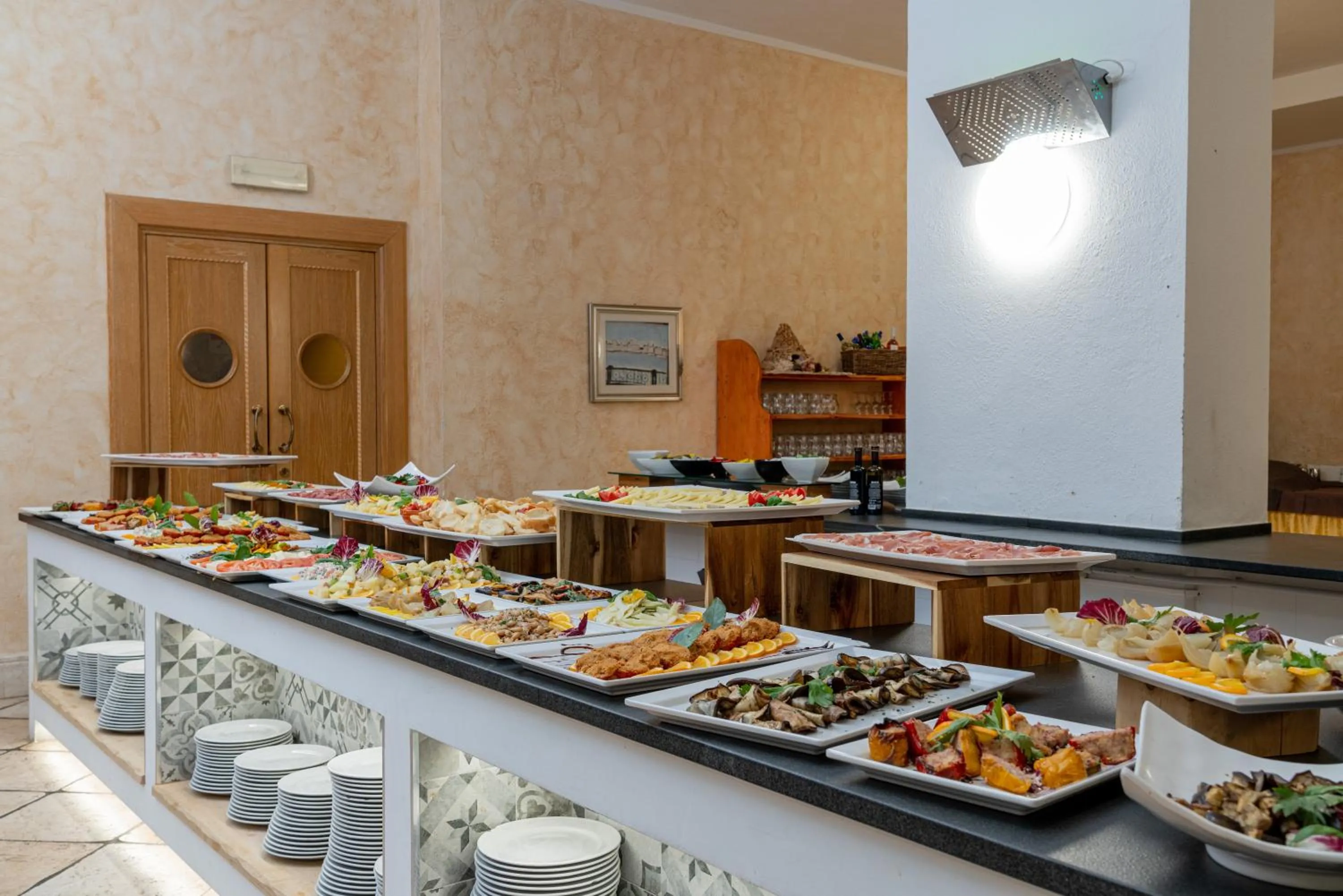 Restaurant/places to eat in Club Esse Palmasera