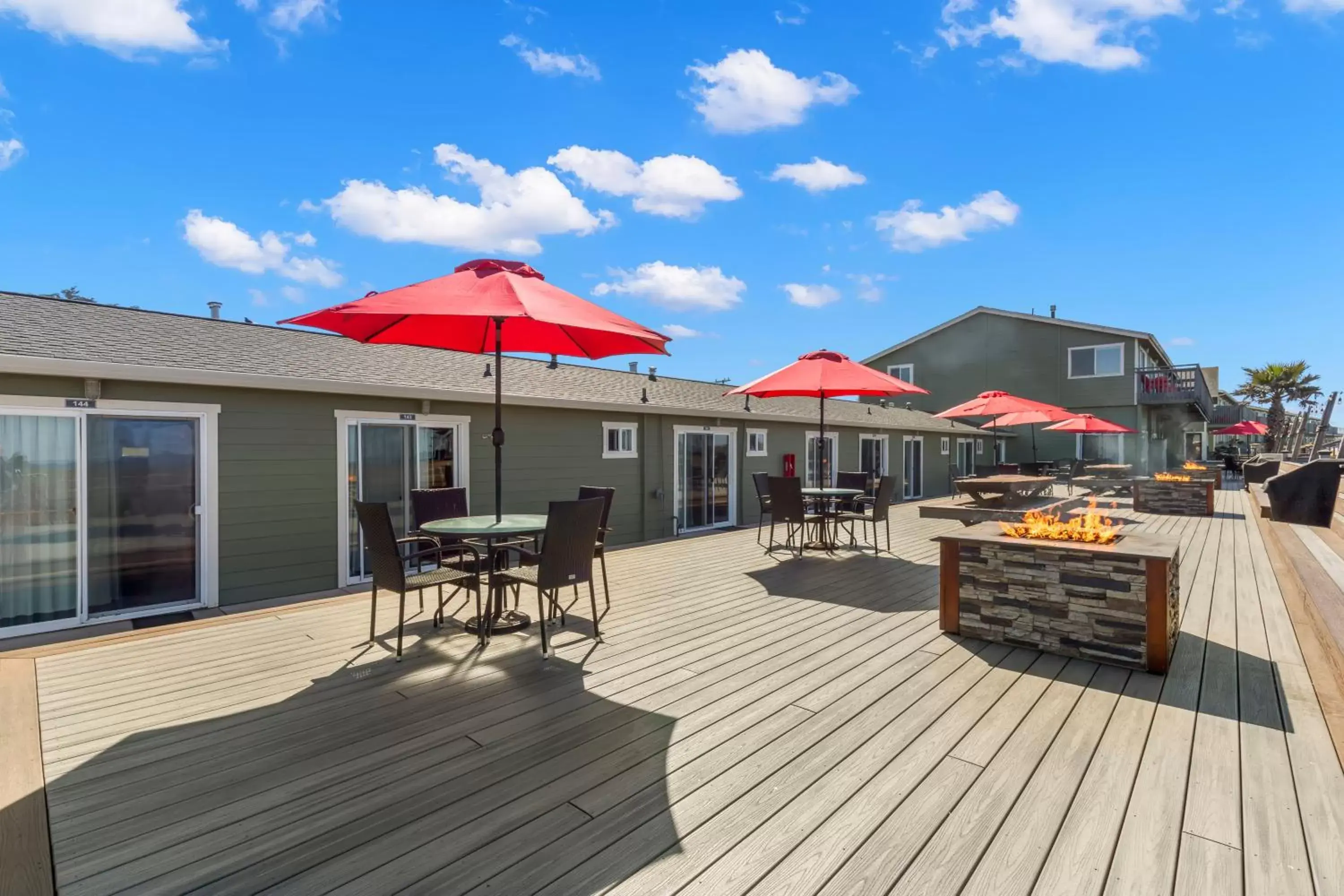 Patio, Property Building in Beachcomber Motel