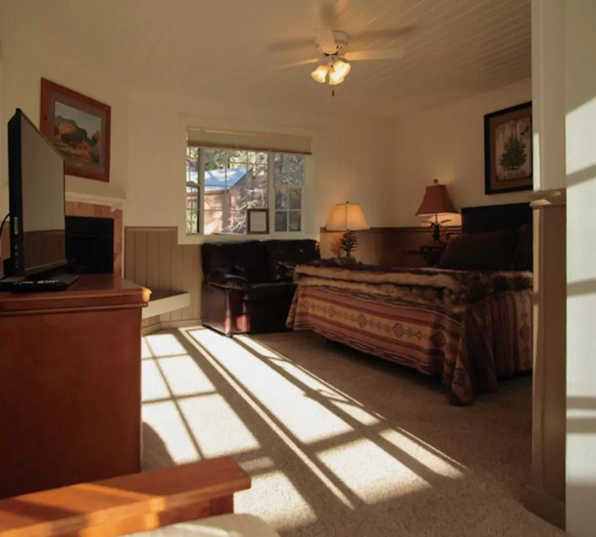 Seating Area in Silver Pines Lodge