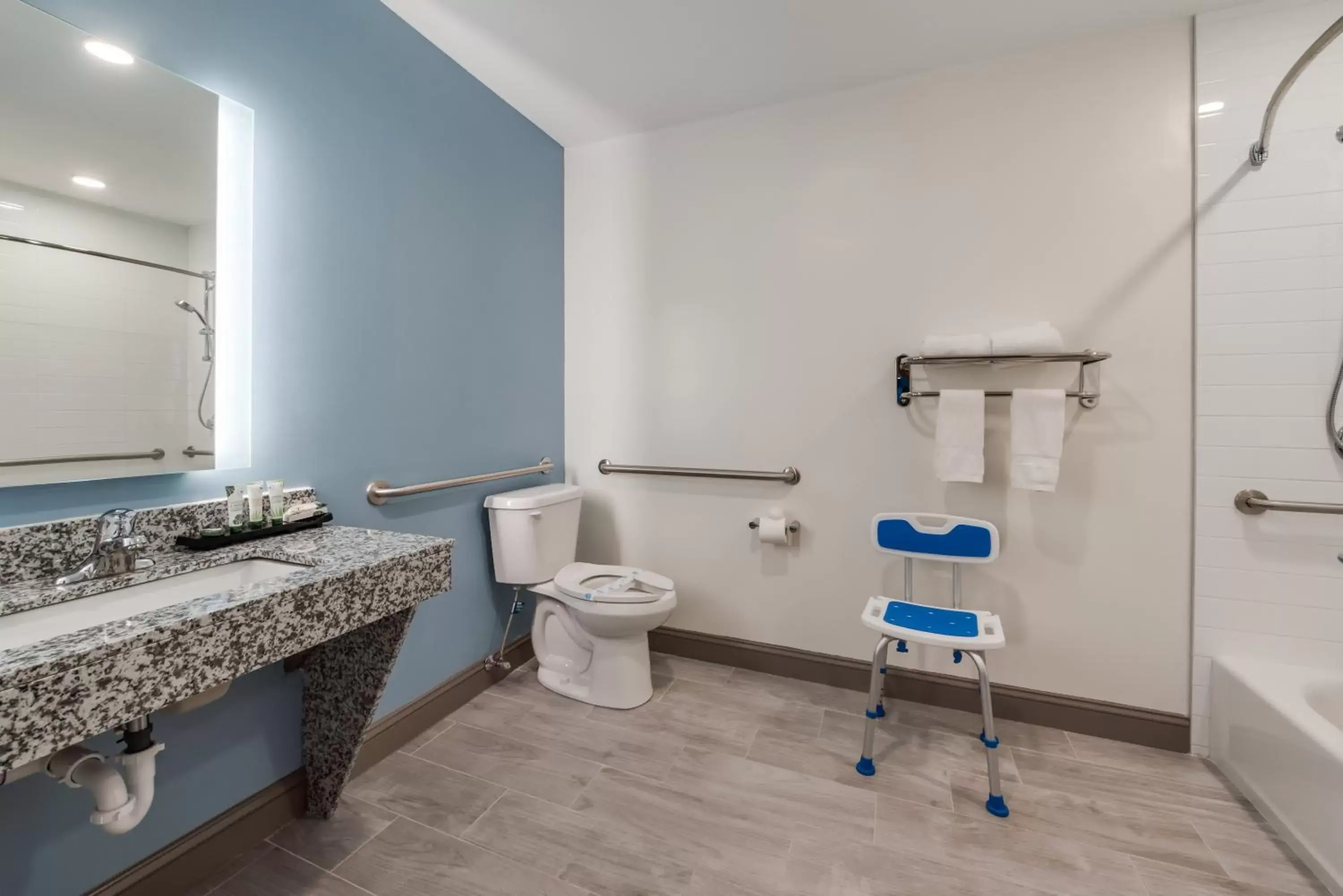 Bathroom in Le Voyageur - a Red Collection Hotel