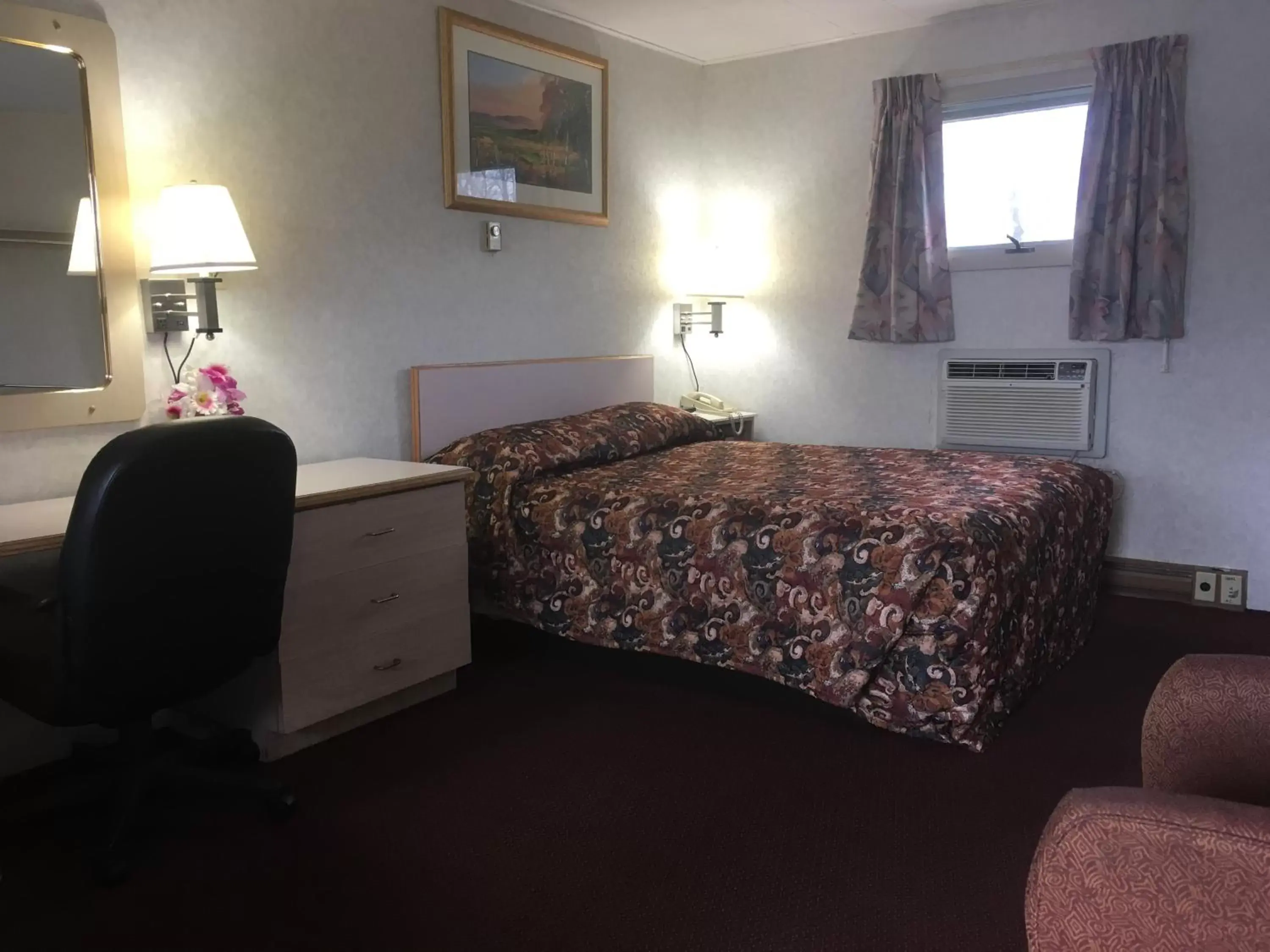 Bed in Budget Inn Clearfield PA