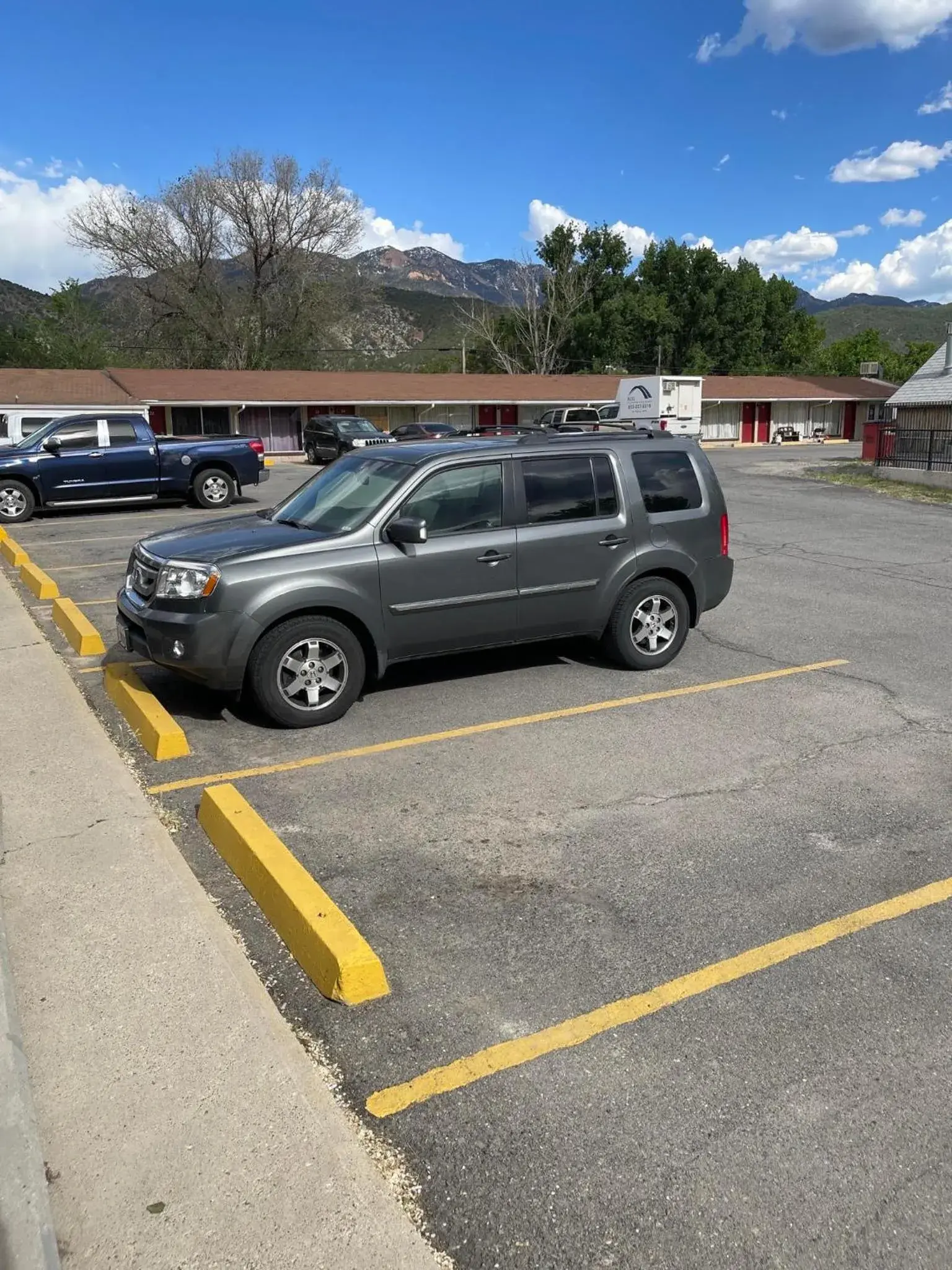 Parking in Safari Motel