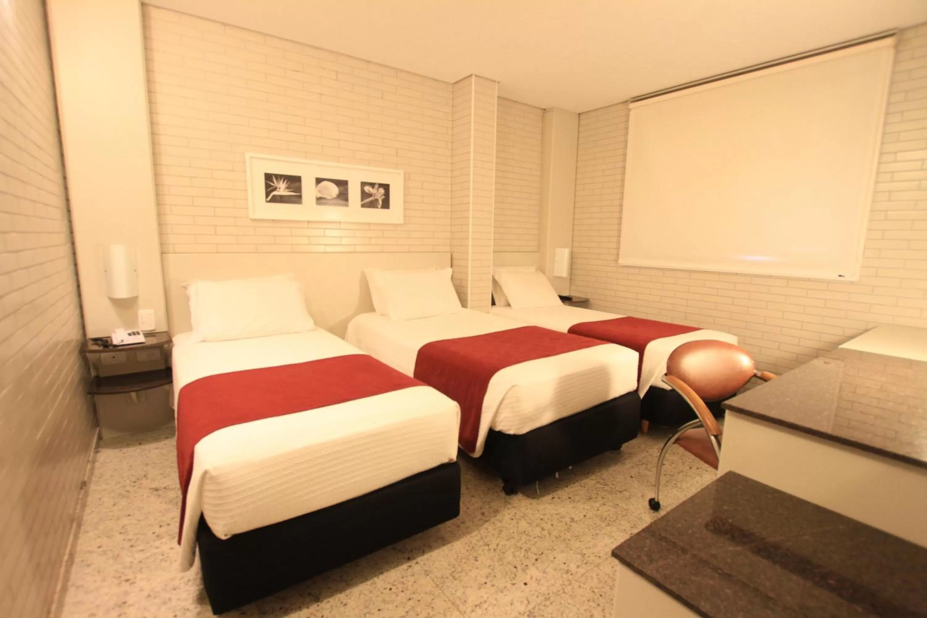 Bedroom, Bed in Hotel Confiance Batel