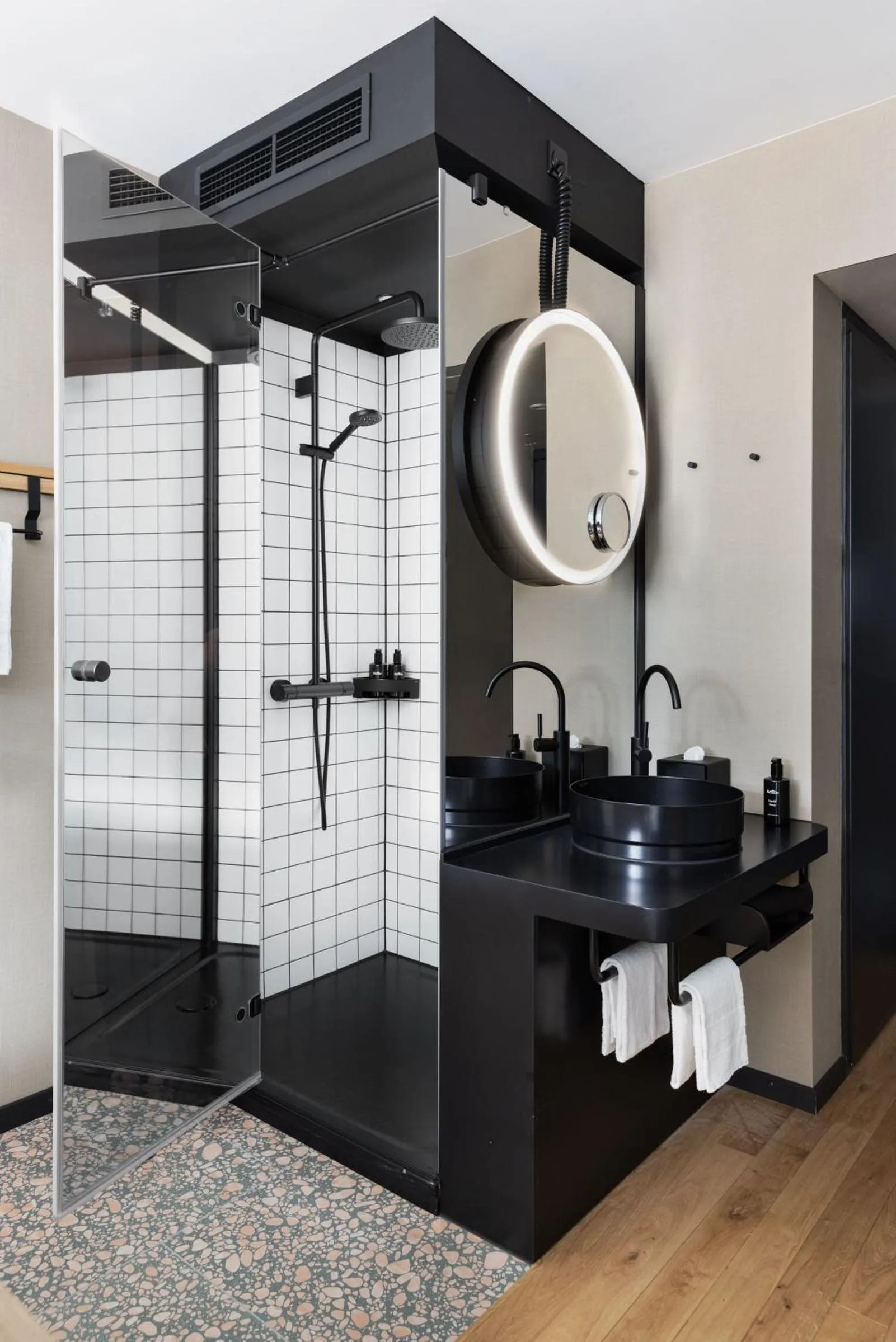 Shower in Stay KooooK Bern City - Online Check In