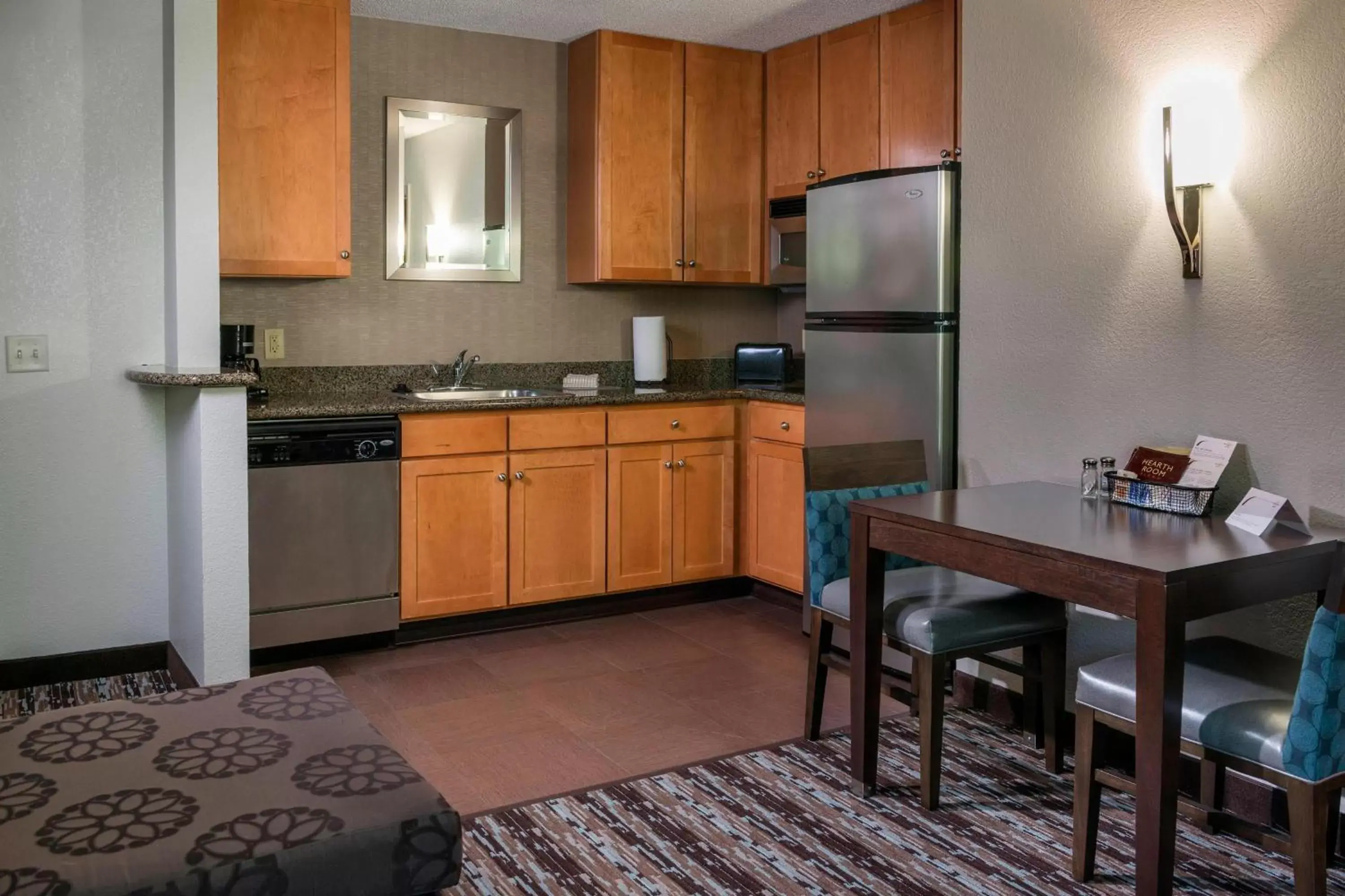 Bedroom, Kitchen/Kitchenette in Residence Inn Worcester