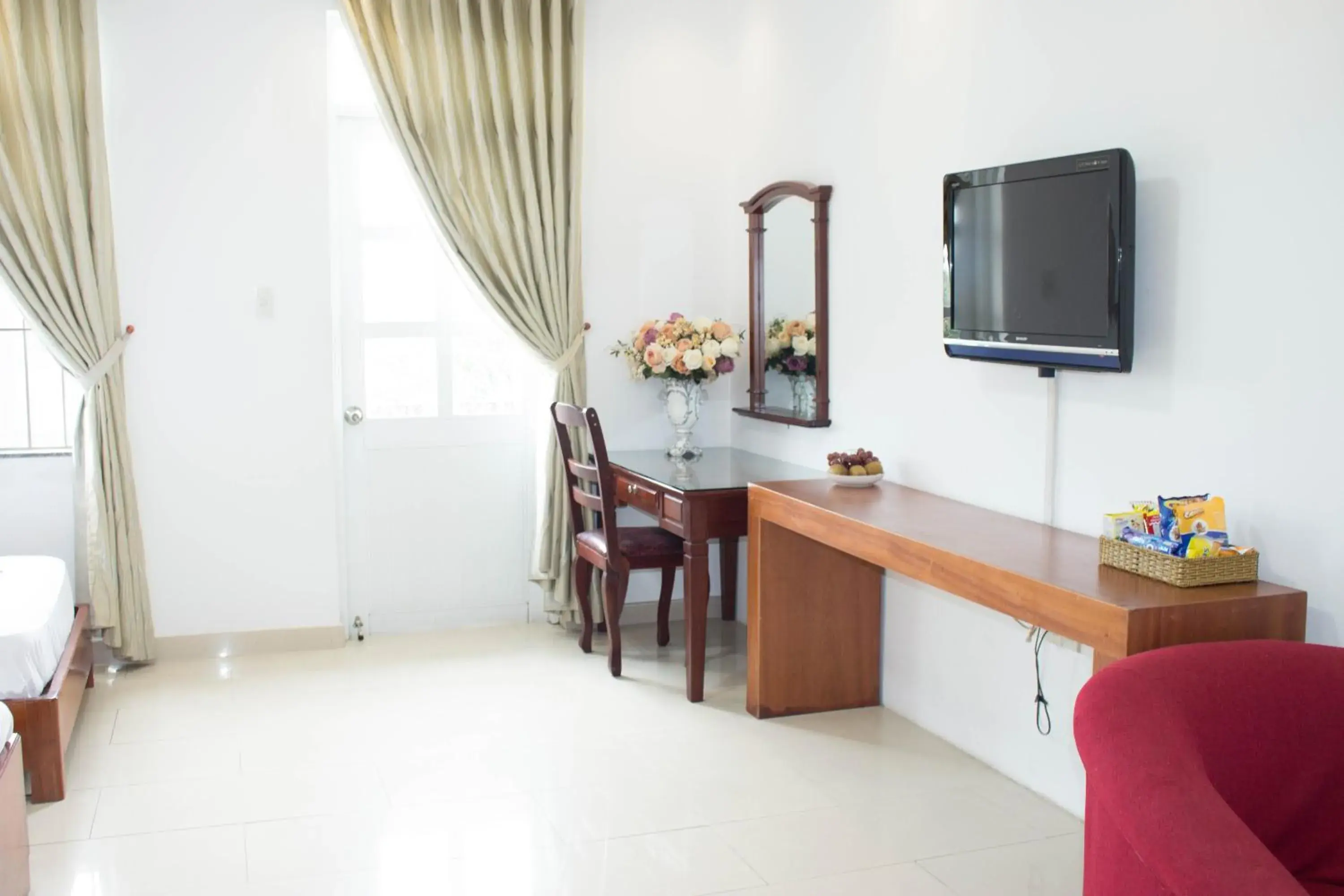 TV and multimedia, TV/Entertainment Center in Hoa Phat Hotel & Apartment