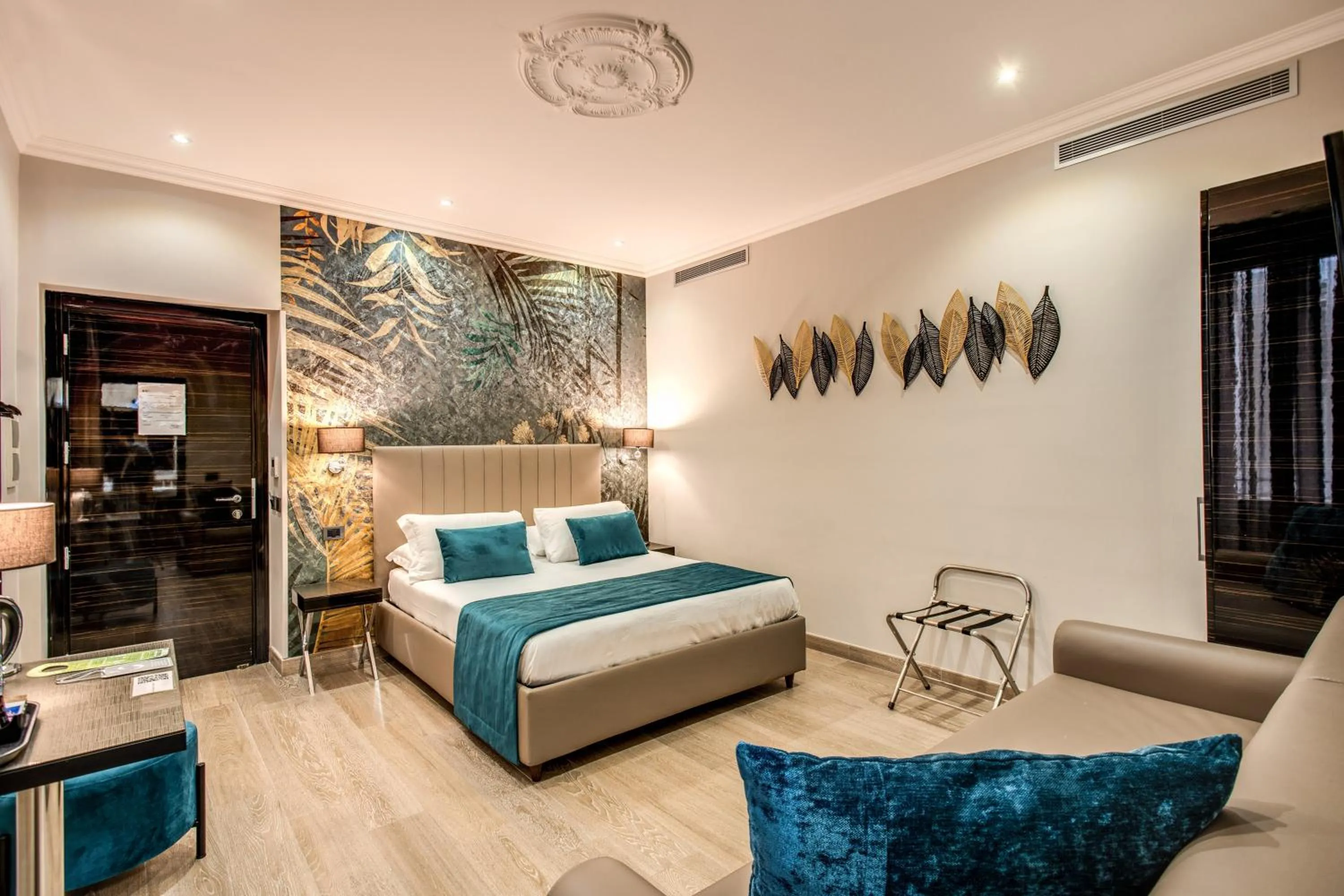 Photo of the whole room, Bed in Relais De La Poste