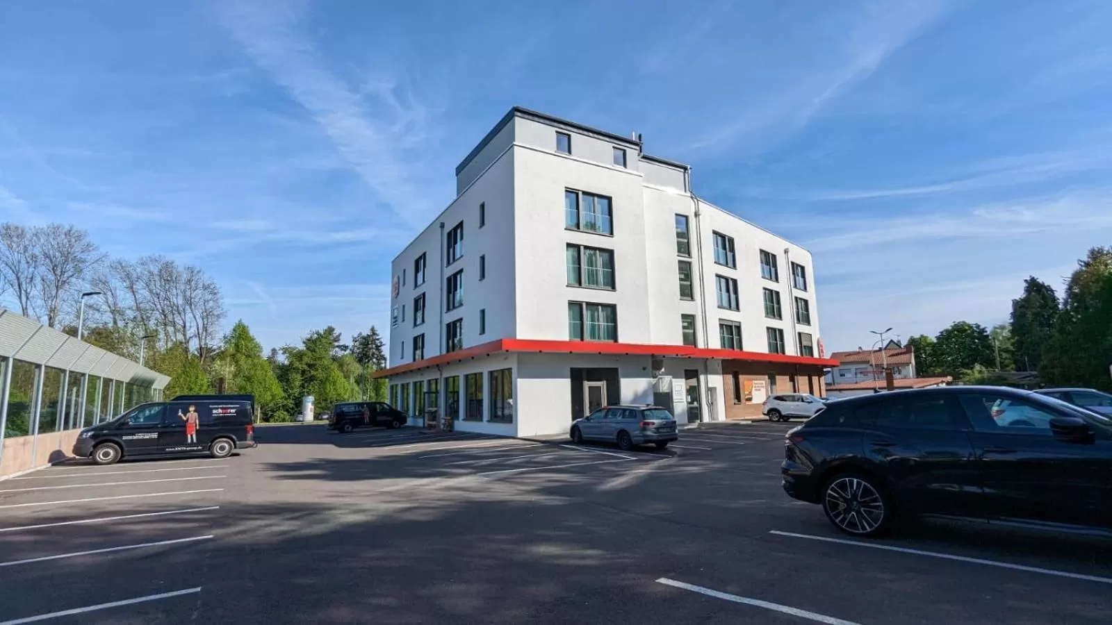 Parking in Smart & Stay Aparthotel Saarbrücken Süd - Self-Check-In - Free Parking