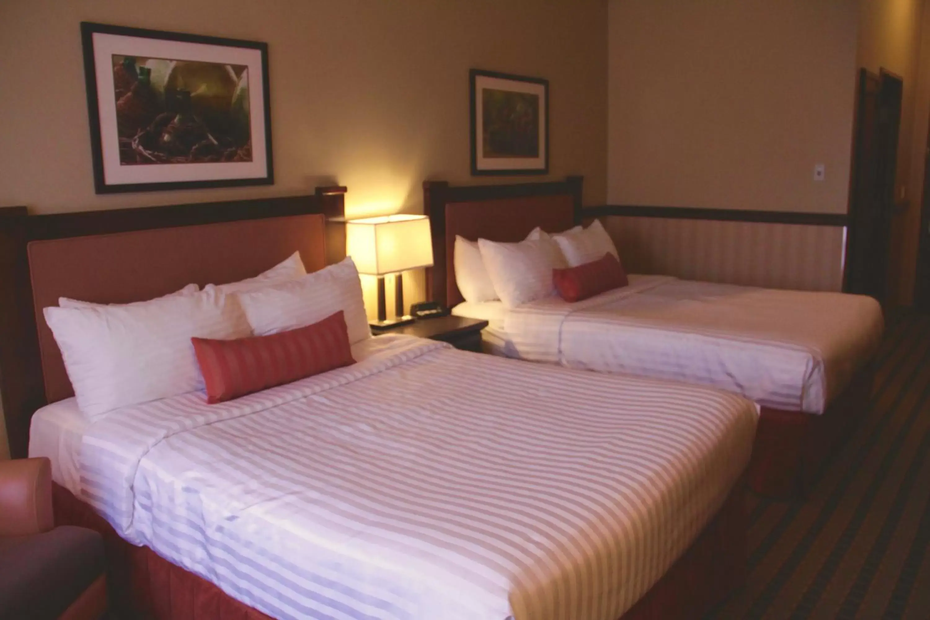 Bed in Best Western Diamond Inn Bed in Best Western Diamond Inn