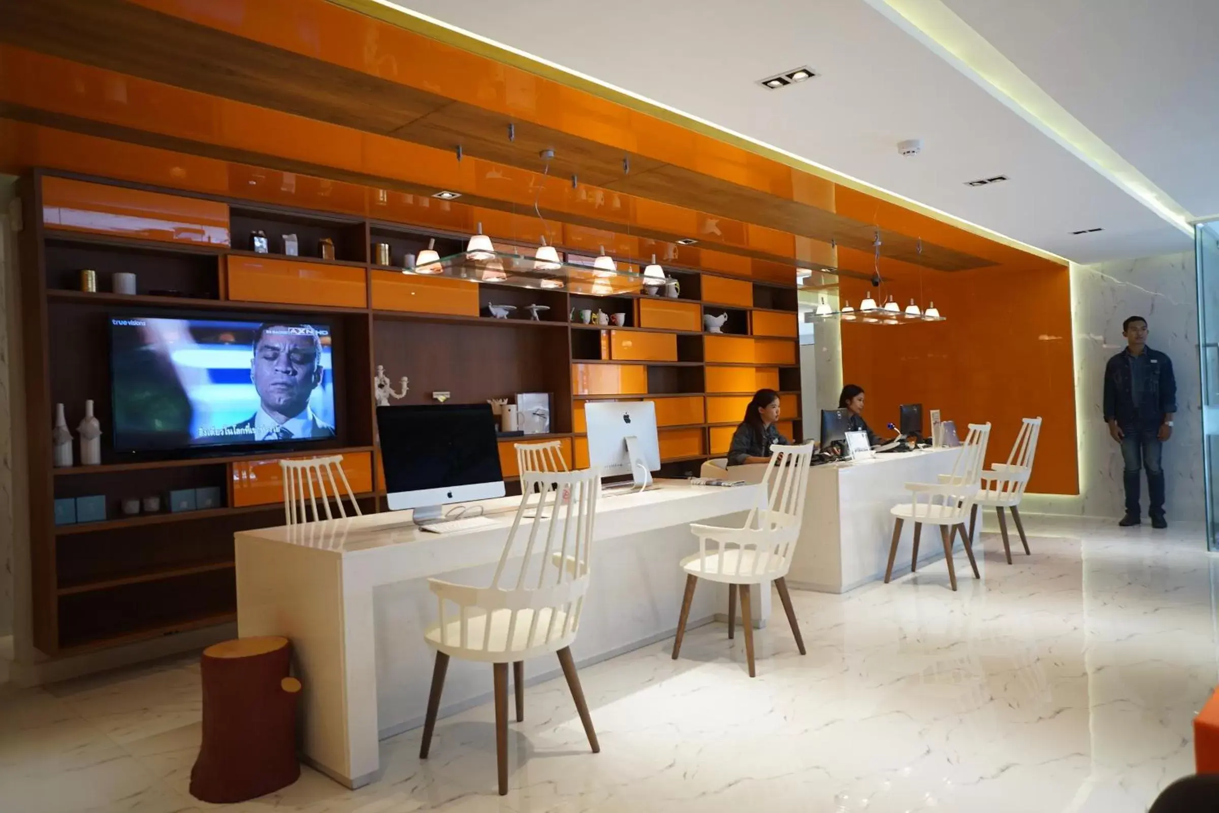 Lobby or reception, Restaurant/Places to Eat in S Box Sukhumvit Hotel - SHA Extra Plus