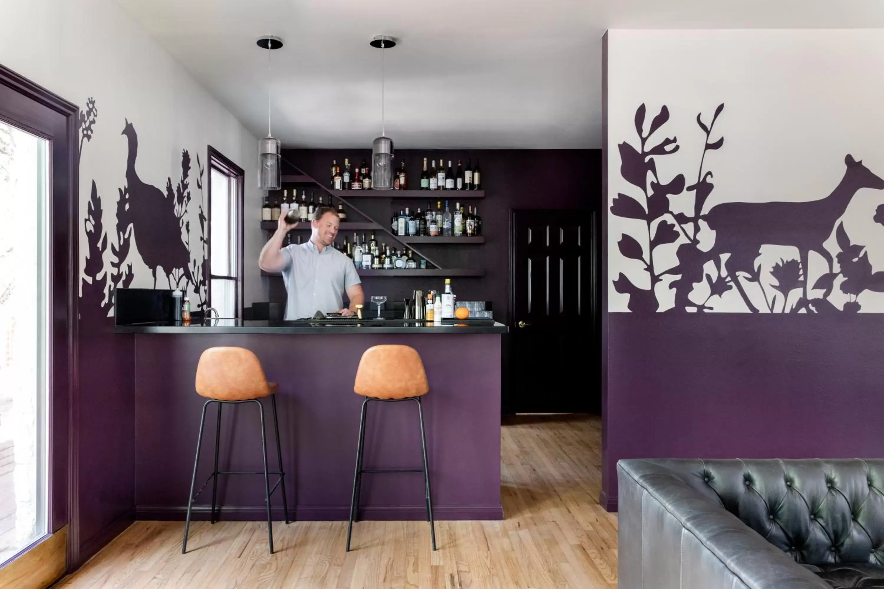 Lounge or bar in Wimberley Inn & bar Lounge or bar in Wimberley Inn & bar