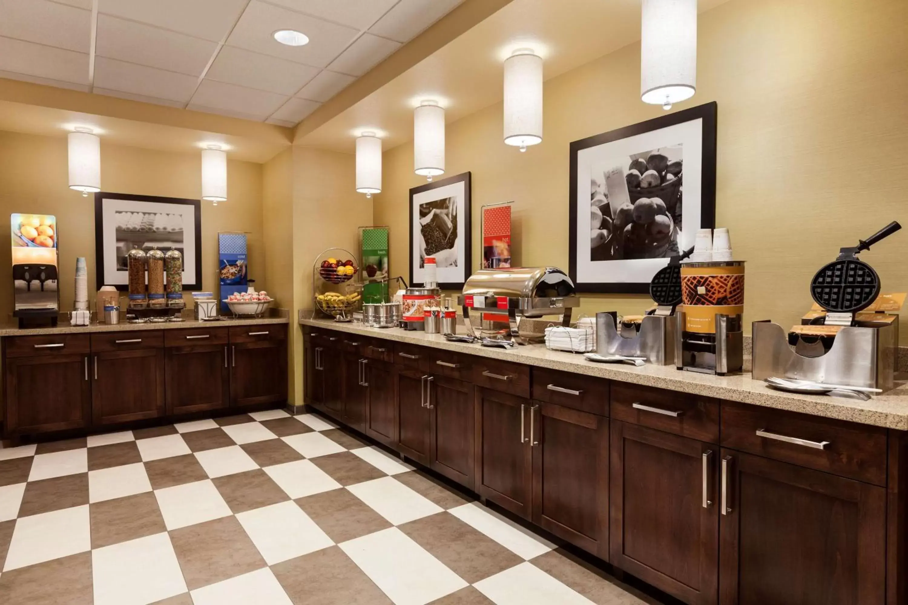 Dining area, Restaurant/Places to Eat in Hampton Inn & Suites Portland/Hillsboro-Evergreen Park